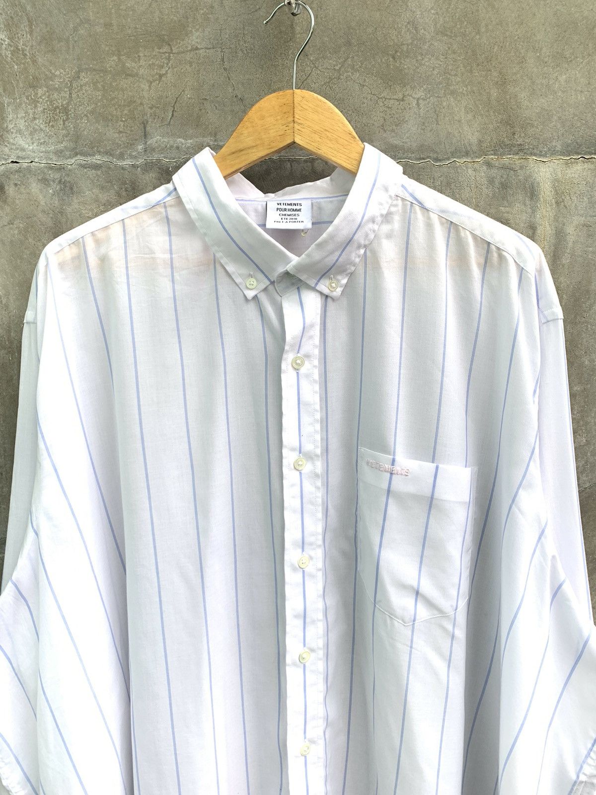 Vetements SS18 Patch - Pocket Striped Cotton Shirt In White Strip Size US S / EU 44-46 / 1 - 5 Thumbnail