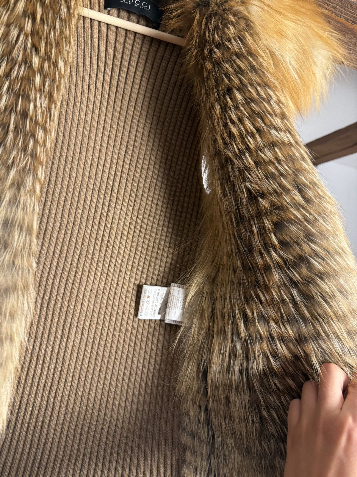 Gucci Luxury Gucci Camel Knit Fur Vest Made in Italy Women’s Size S / US 4 / IT 40 - 4 Thumbnail
