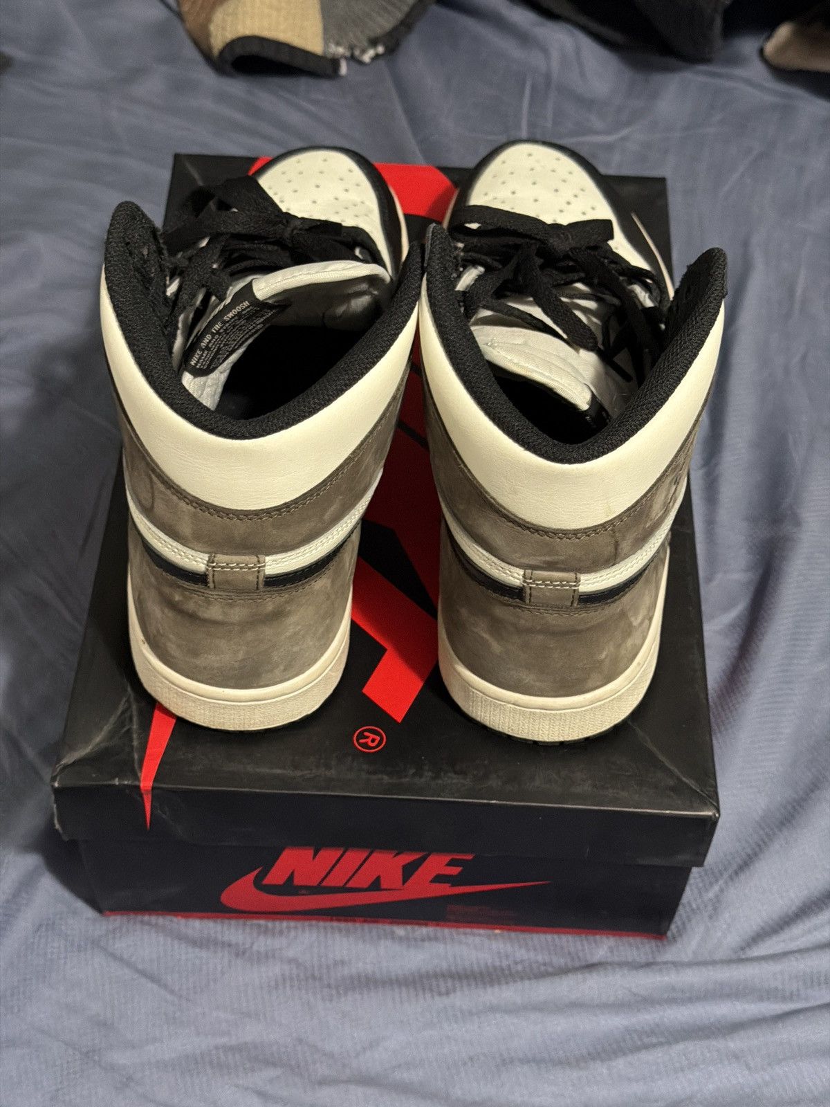 Jordan Brand Nike Air Jordan 1 Retro High OG Dark Mocha Size US 10.5 / EU 43-44 - 4 Thumbnail