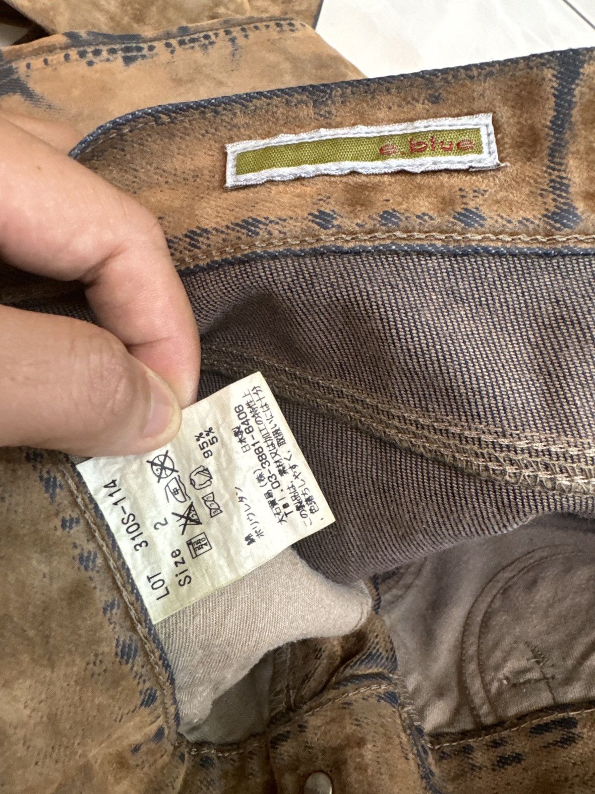 Tornado Mart VINTAGE E.BLUE RAINBOW CLAW MARKS BROWN DISTRESSED JEAN Size US 29 - 15 Thumbnail
