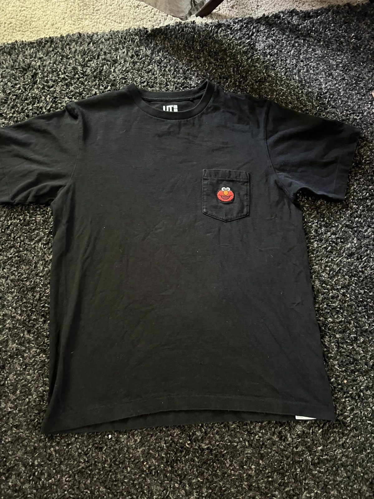 Kaws × Uniqlo Kaws Elmo Uniqlo pocket tee Size US M / EU 48-50 / 2 - 1 Thumbnail