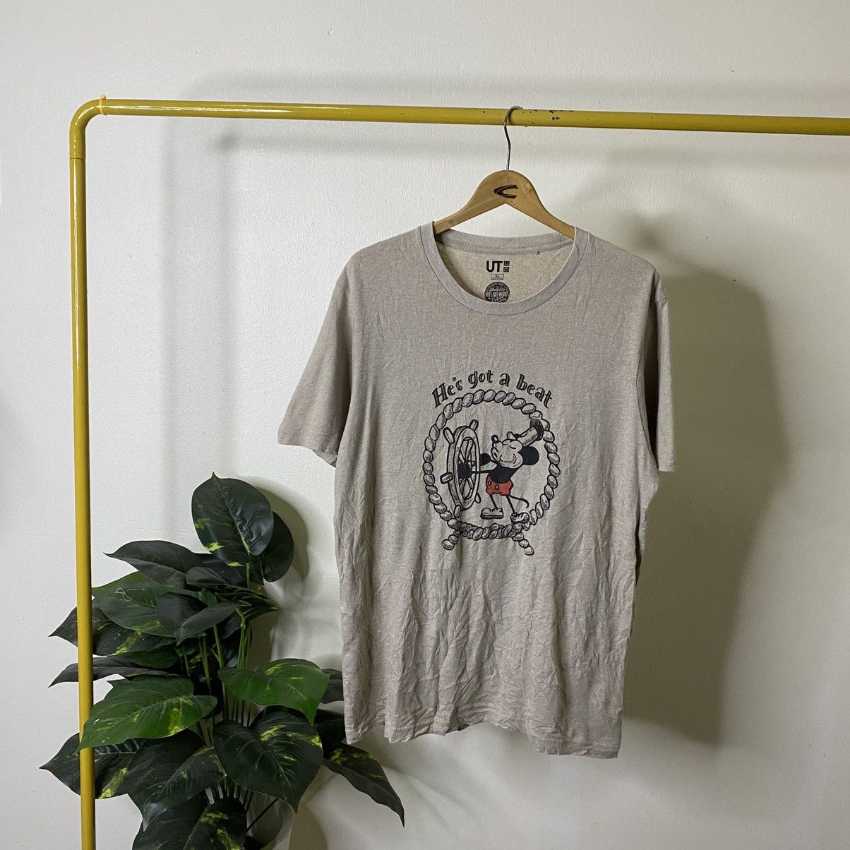 Mickey Mouse Nuts Art Works x Disney x Uniqlo Collaboration T Shirt Size US L / EU 52-54 / 3 - 1 Thumbnail