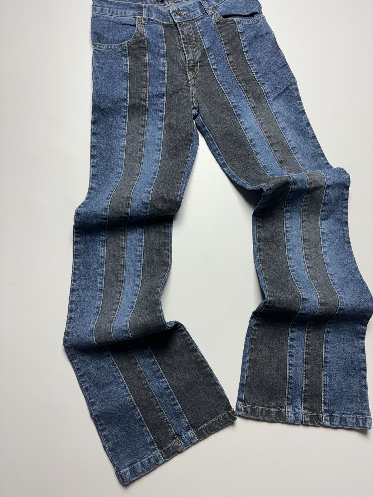 Vintage VINTAGE PATCHWORK FLARED MIXED JEANS DENIM PANTS 2000s Size 26" / US 2 / IT 38 - 4 Thumbnail