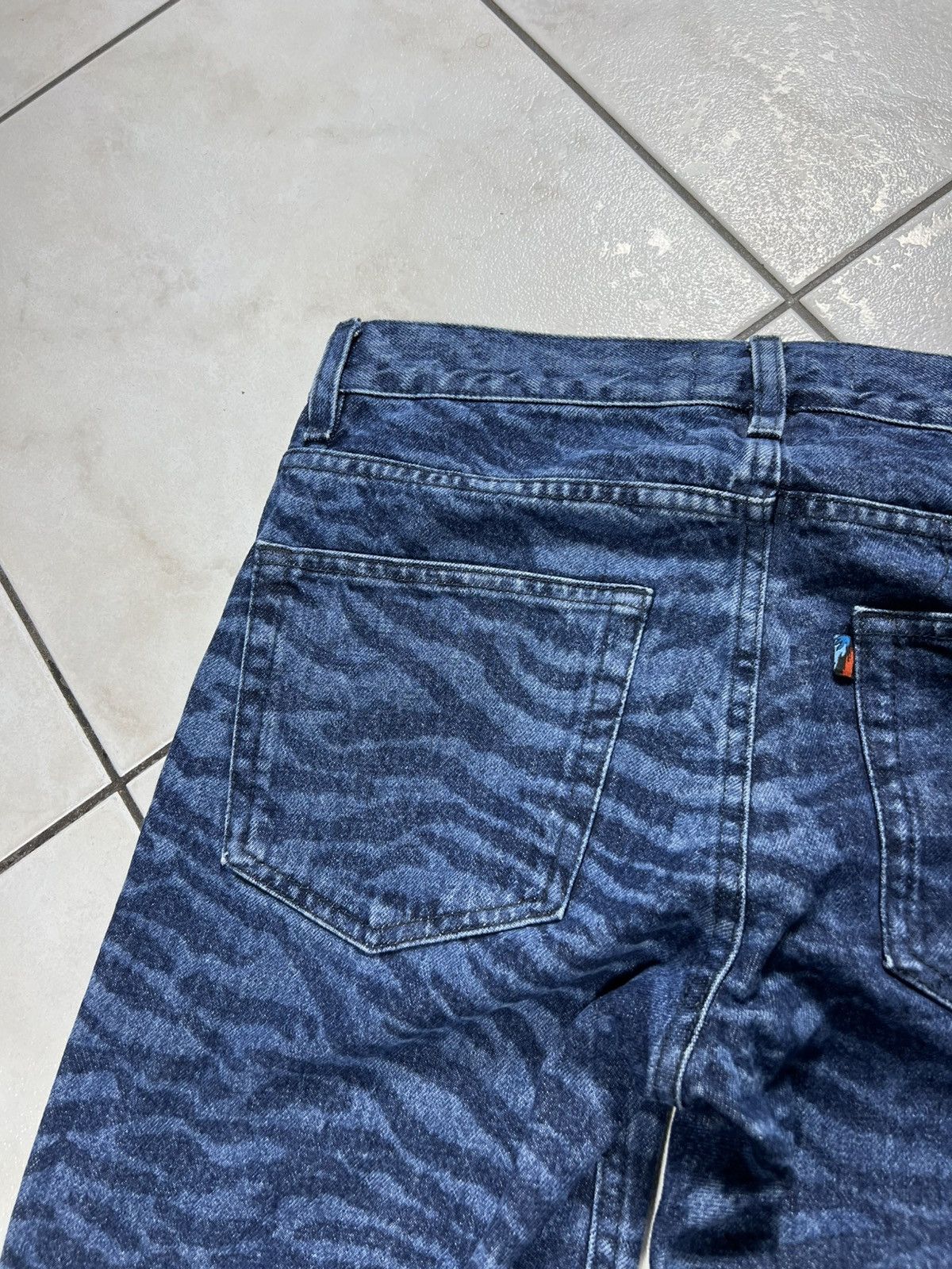 Kenzo Kenzo x H&M tiger animal full print jeans pants patterned Size US 29 - 14 Thumbnail