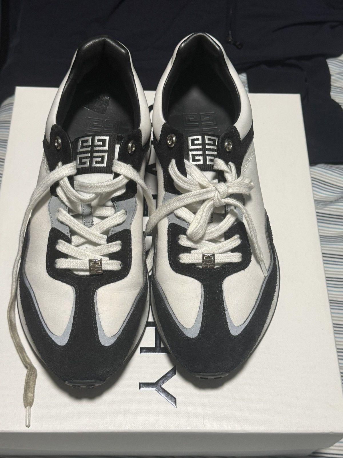 Givenchy Givenchy Black and White Runner Low Size US 9 / EU 42 - 1 Thumbnail