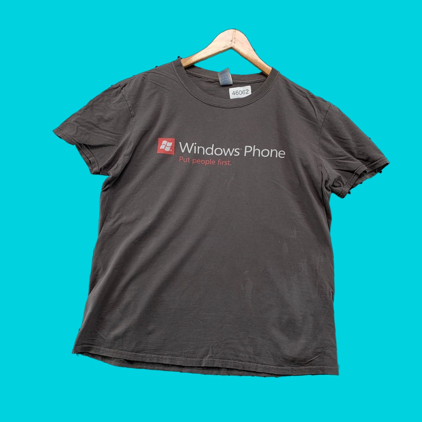 Gildan VINTAGE Windows Phone Shirt Mens Large Gray Short Sleeve Cyber Punk Skater Grunge Size US L / EU 52-54 / 3 - 1 Thumbnail