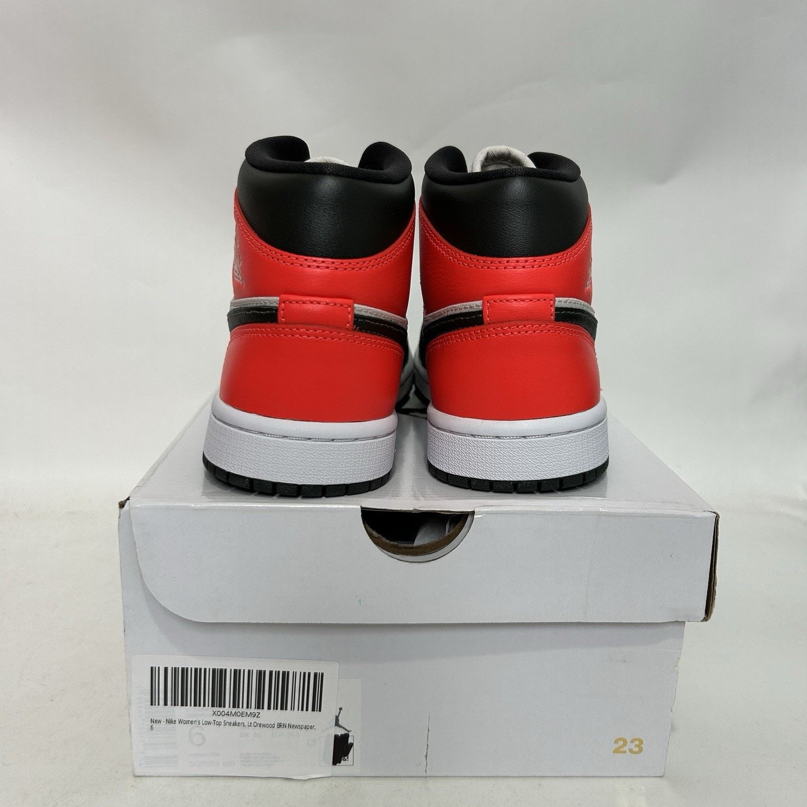Jordan Brand Nike Air Jordan 1 Mid Retro WMNS “Newsprint/Orewood Brown” Size US 6 / IT 36 - 4 Thumbnail