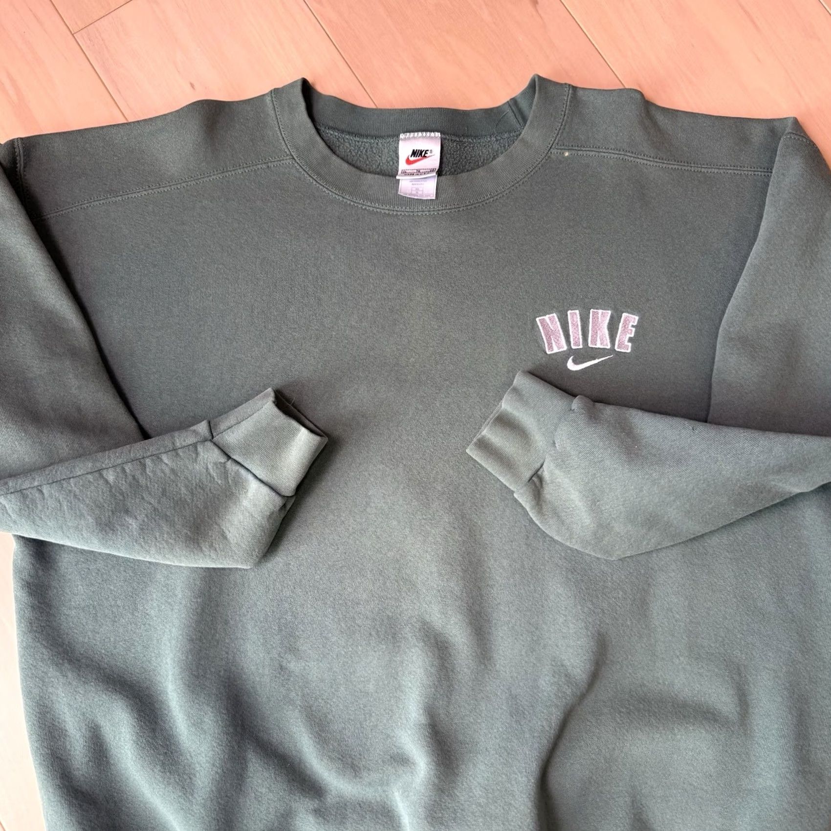 Nike VINTAGE Nike Sweatshirt XL Green 90s Nike Sportswear Pullover Men Regular Star Logo Not Applicable Size US XL / EU 56 / 4 - 6 Thumbnail