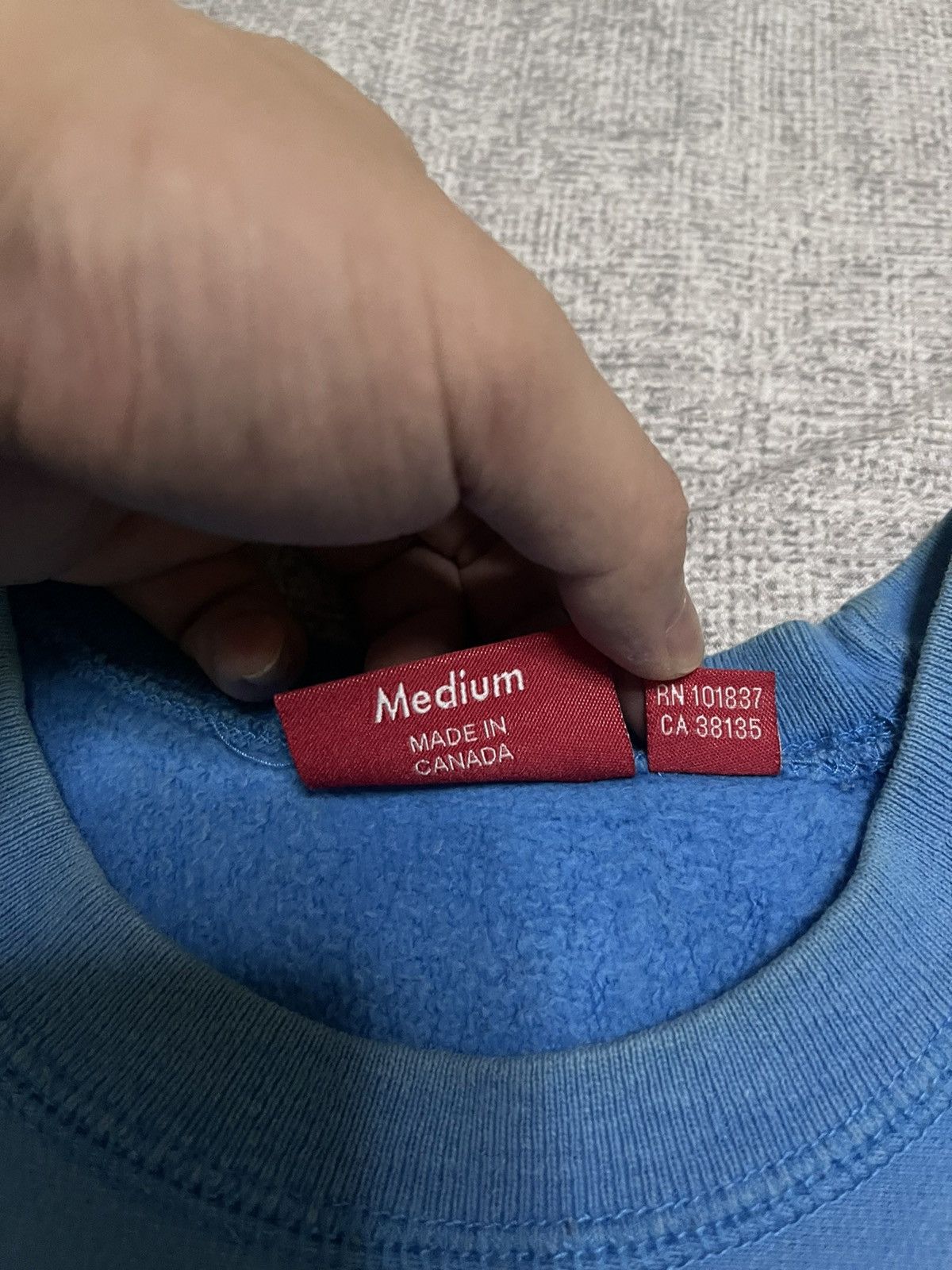 Supreme Supreme fw18 bright royal box logo crewneck Size US M / EU 48-50 / 2 - 7 Thumbnail