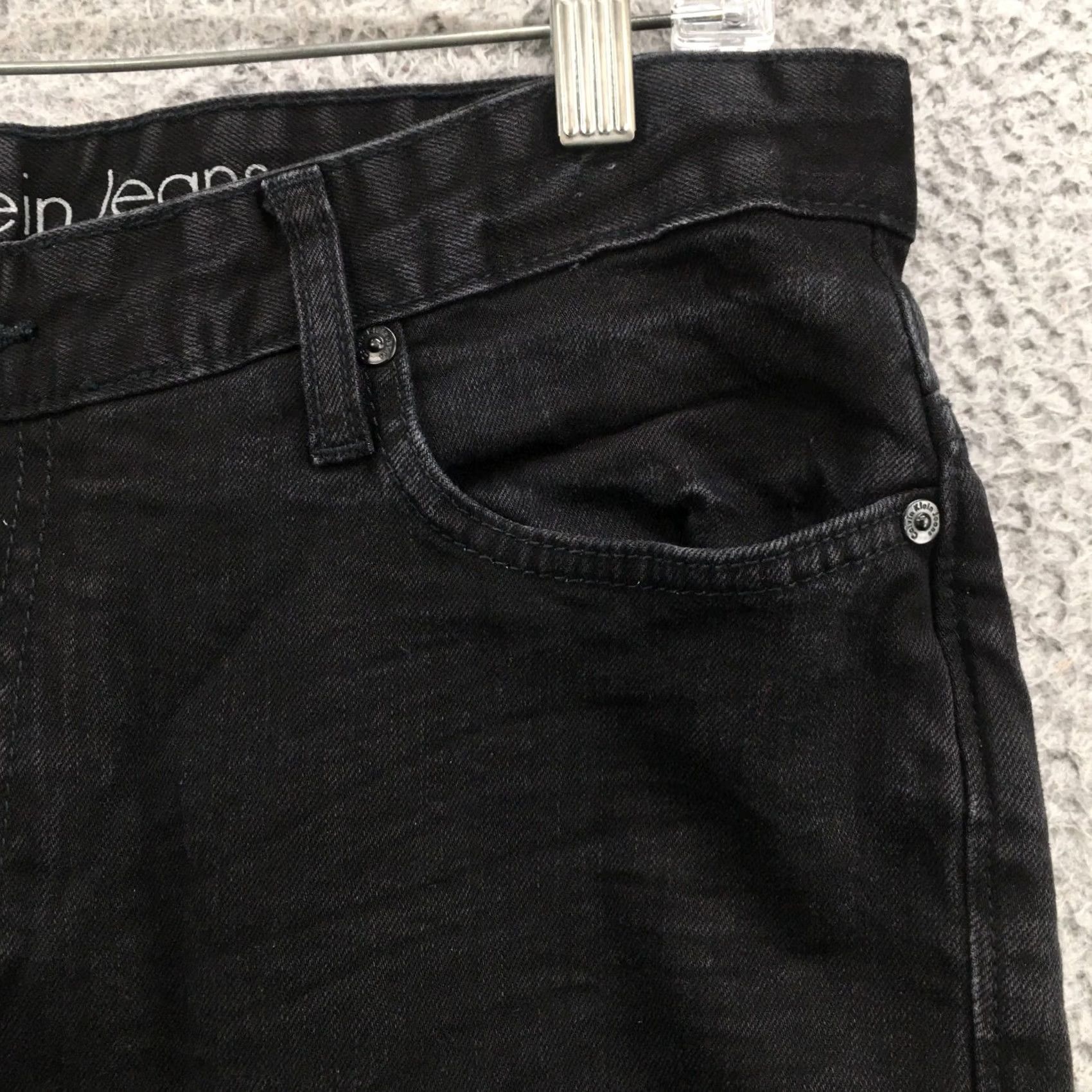 Calvin Klein Calvin Klein Straight Leg Jeans Mens 33x30 Black Cotton Blend Denim 5-Pocket Zipper Closure Slim Fit Regular Size Type: Regular Mens Size US 33 - 5 Thumbnail