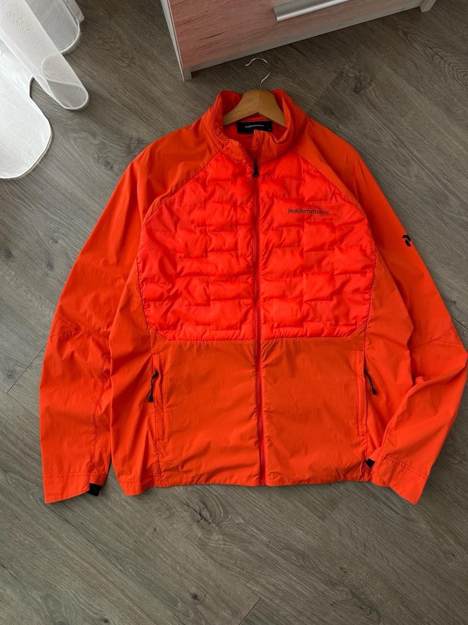 Peak Performance × Vintage Vintage Peak Performance Orange Argon Swift Hybrid Jacket Size US XL / EU 56 / 4 - 3 Thumbnail