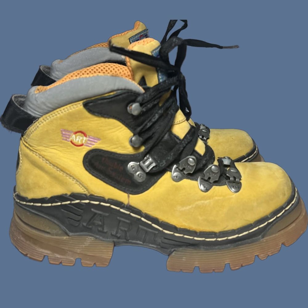VINTAGE The Art Company Boots Platform Mens 5.5 Women 7 38 E Buckle Leather Yellow Round Toe Ankle Boot