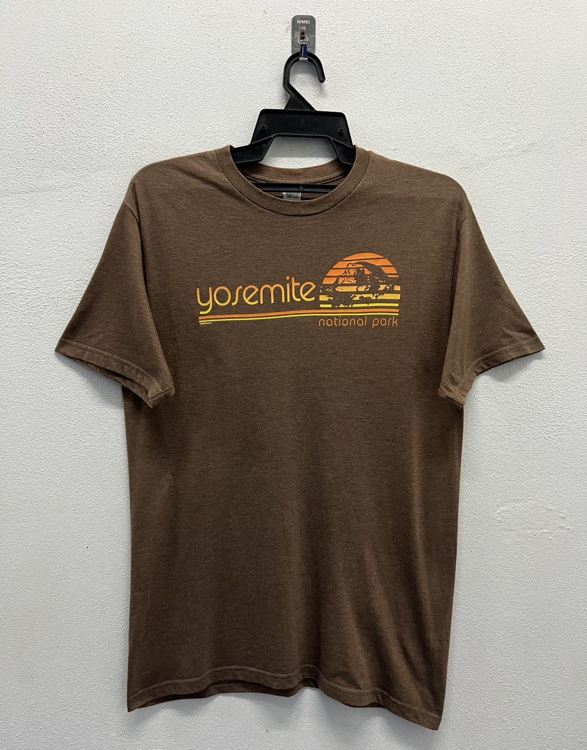 VINTAGE SPECTRA USA YOSEMITE NATIONAL PARK TECHSTYLES SHIRT