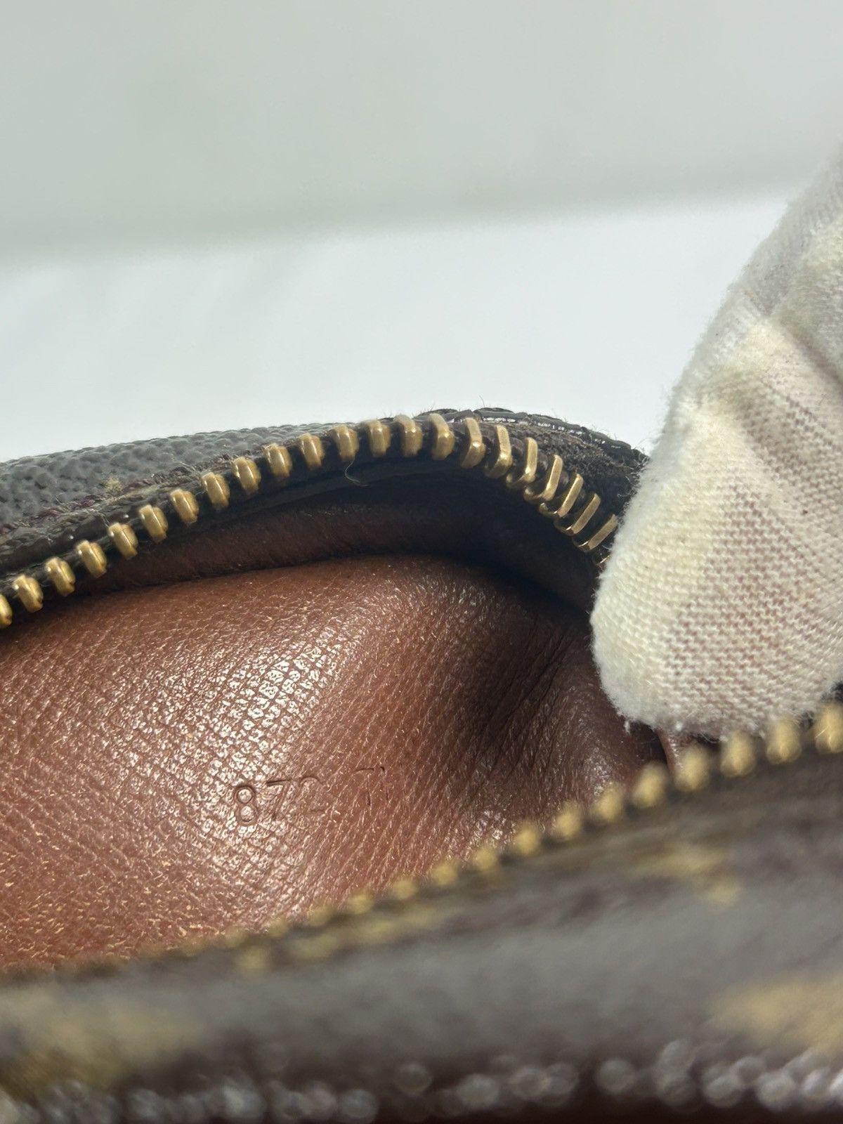 Louis Vuitton Louis Vuitton Monogram Crossbody Bag Size ONE SIZE - 8 Thumbnail