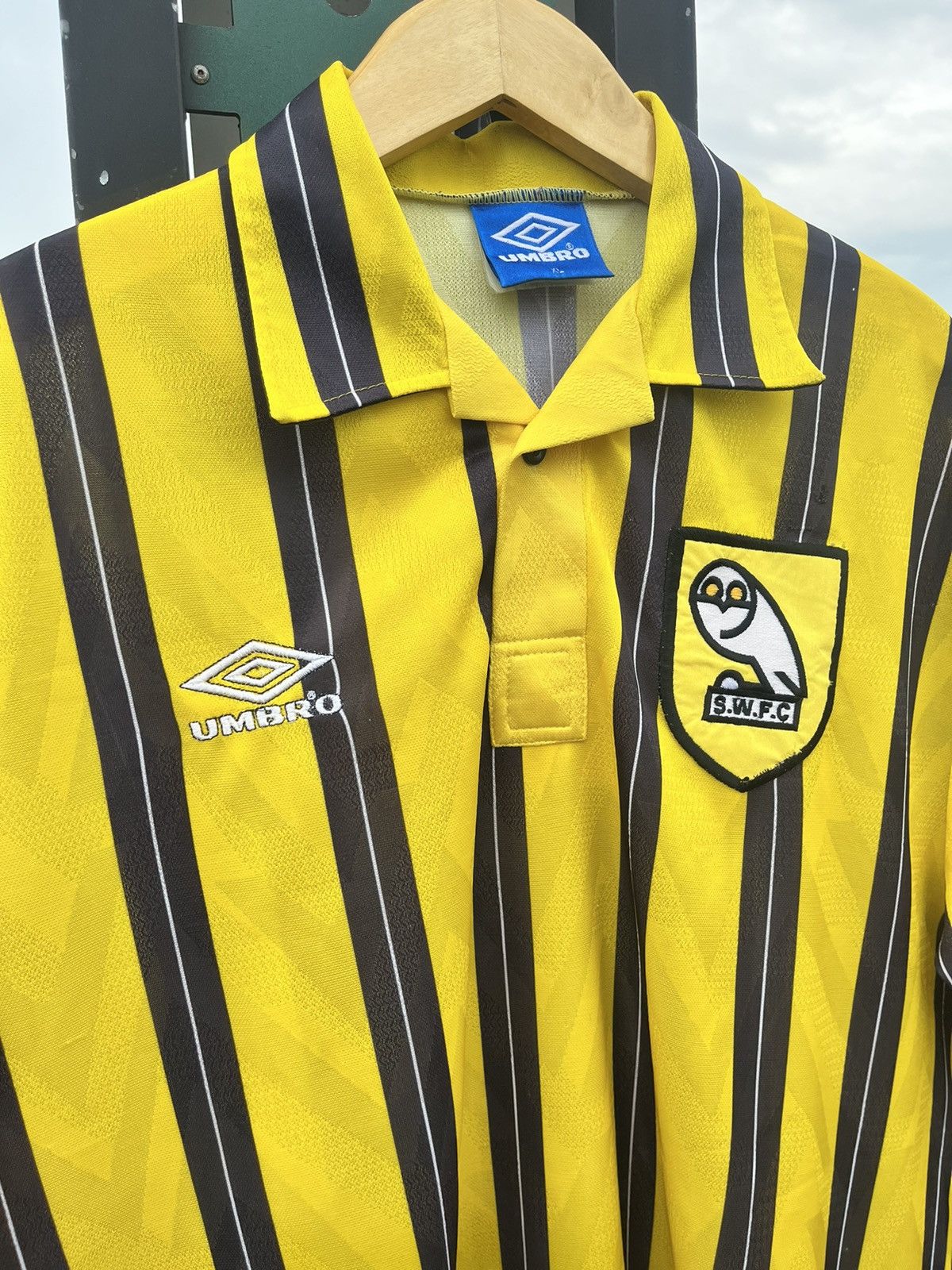 Vintage Vintage Sheffield Wednesday 1992/93 Away Shirt Size US XL / EU 56 / 4 - 4 Thumbnail