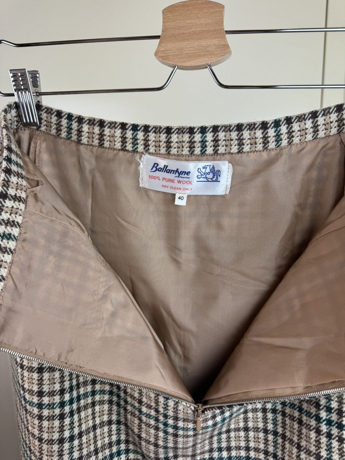 Ballantyne Ballantyne vintage wool houdthtooth skirt mid Burberry style Size 27" / US 4 / IT 40 - 9 Thumbnail