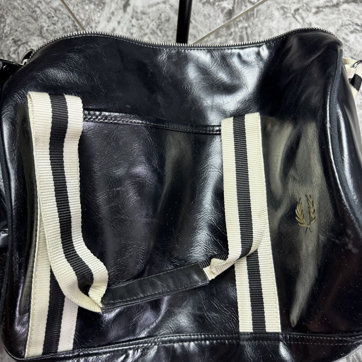 Fred Perry FRED PERRY CLASSIC BARREL BAG - BLACK/WHITE Size ONE SIZE - 10 Thumbnail