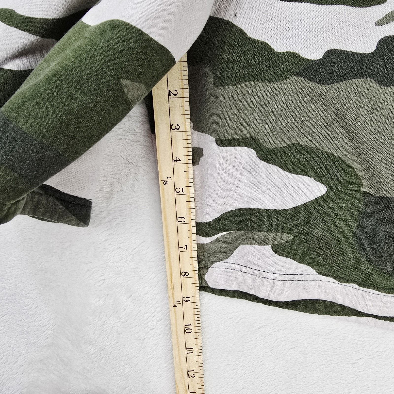 Nike Nike Sportswear Club Fleece Shorts Mens Medium Green Camo Size US 34 / EU 50 - 14 Thumbnail