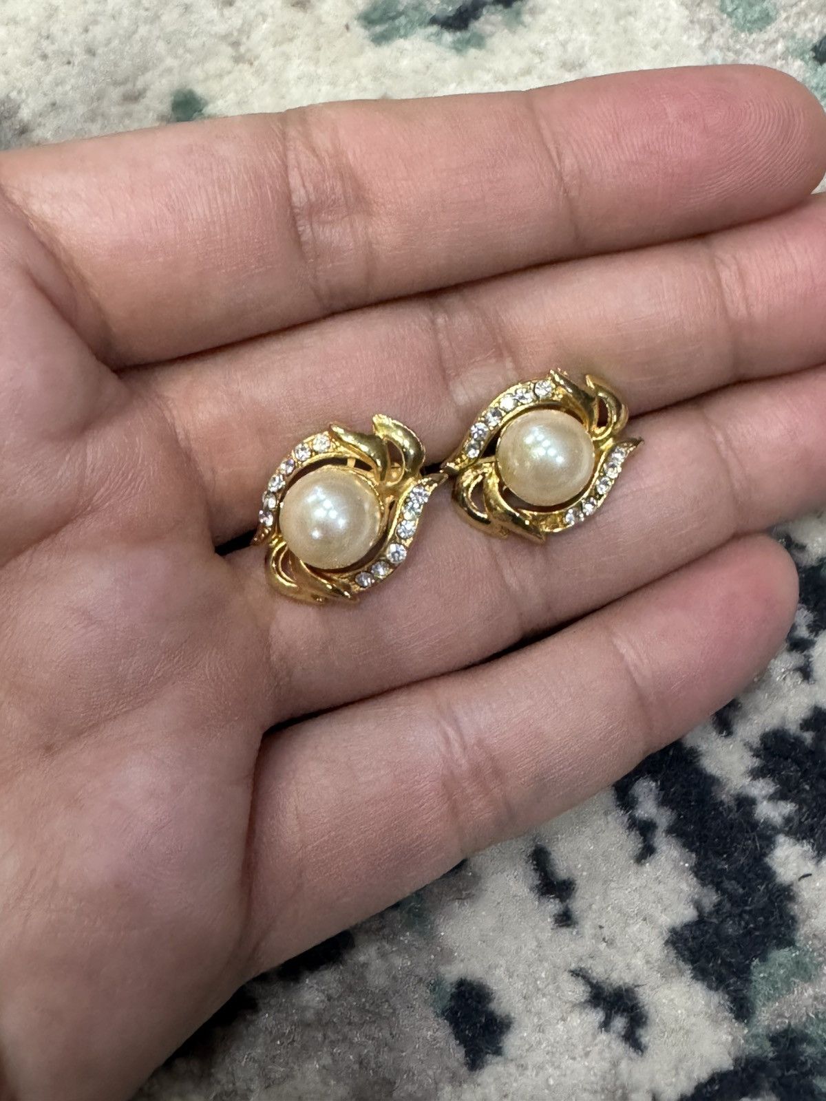 Jewelry VINTAGE FAUX PEARL CLIP ON EARRINGS Size ONE SIZE - 7 Thumbnail