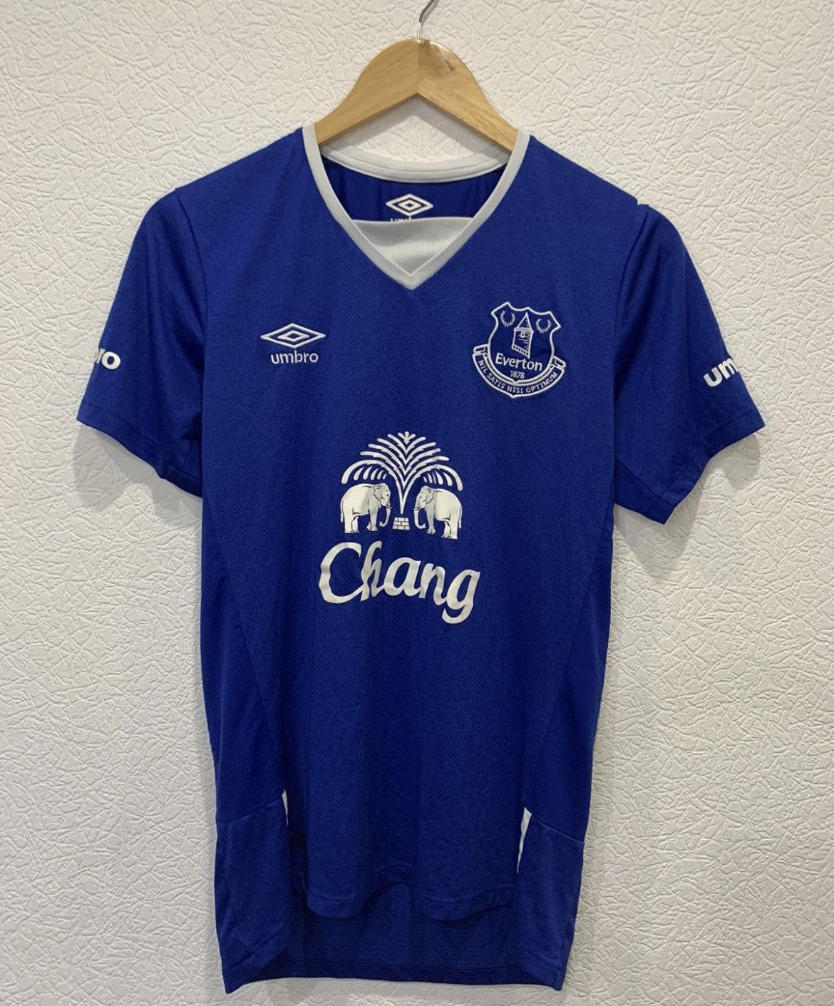 Umbro EVERTON UMBRO 2015/2016 HOME KIT SOCCER JERSEY FOOTBALL Size US S / EU 44-46 / 1 - 1 Thumbnail