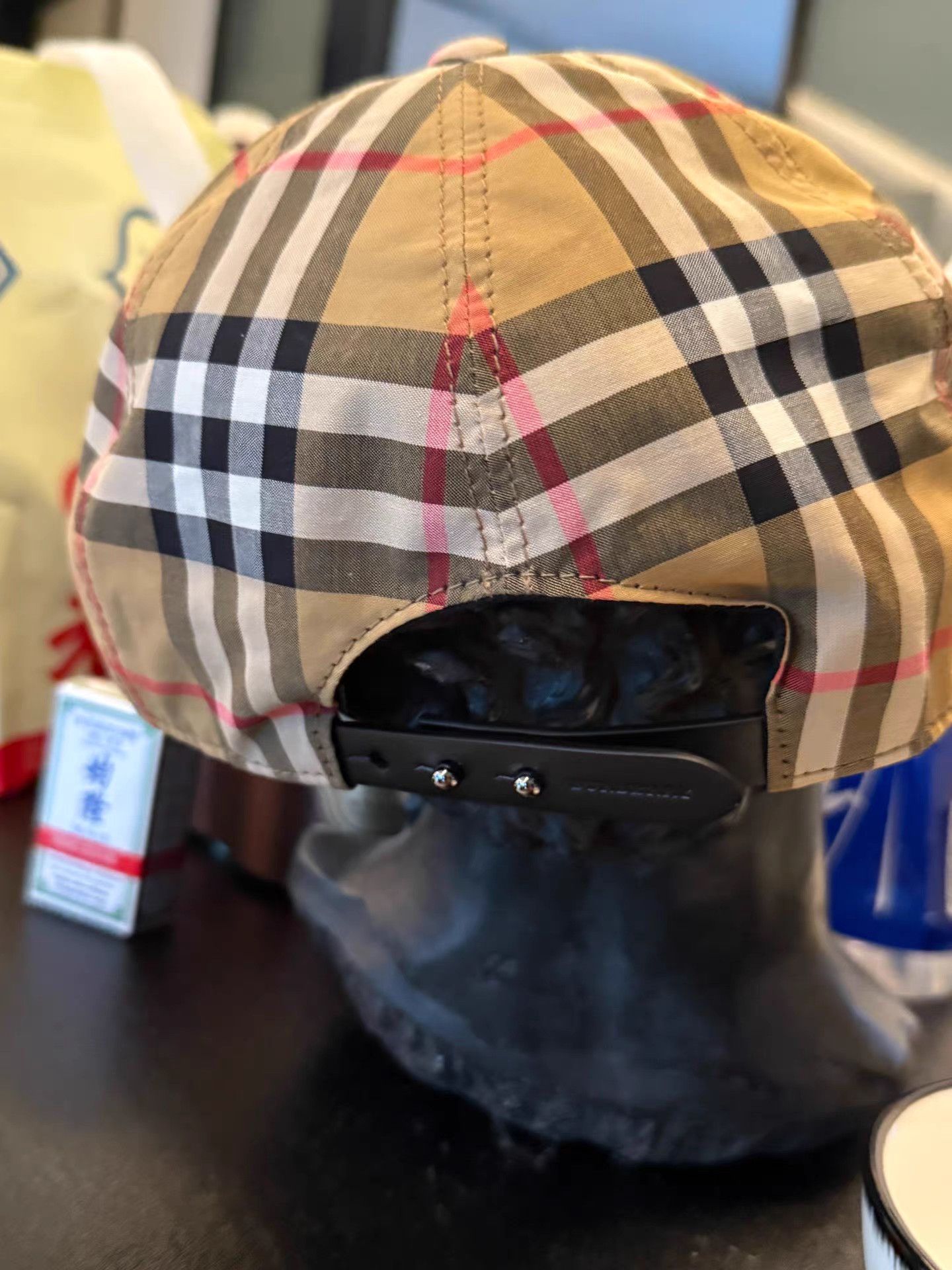 Burberry Burberry Rainbow Vintage Check Baseball Cap K27 Size ONE SIZE - 2 Thumbnail