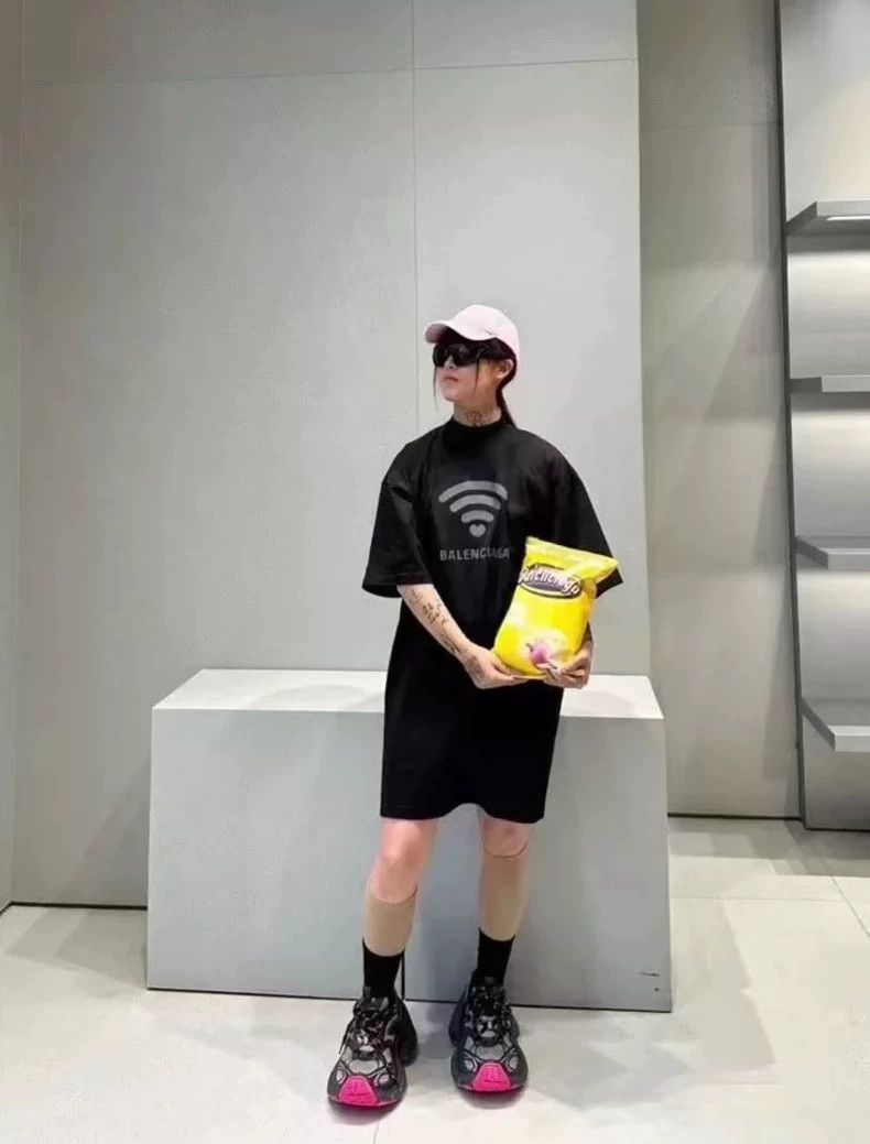 Balenciaga Balenciaga Black and dark gray vintage plain knit T-shirt Size US S / EU 44-46 / 1 - 5 Thumbnail
