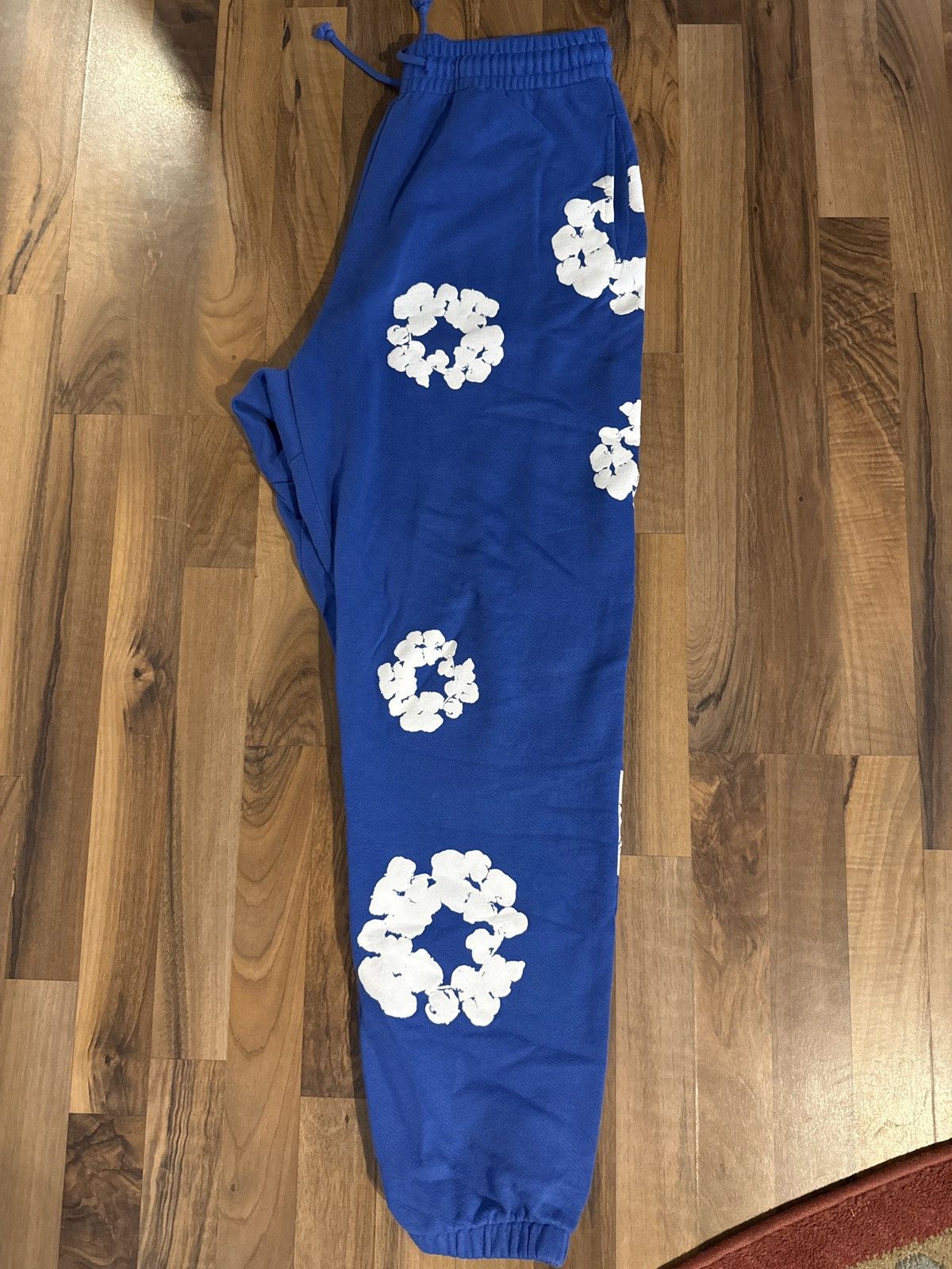 DENIM TEARS Denim Tears Blue Cotton Wreath Sweatpants Size US 32 / EU 48 - 5 Thumbnail