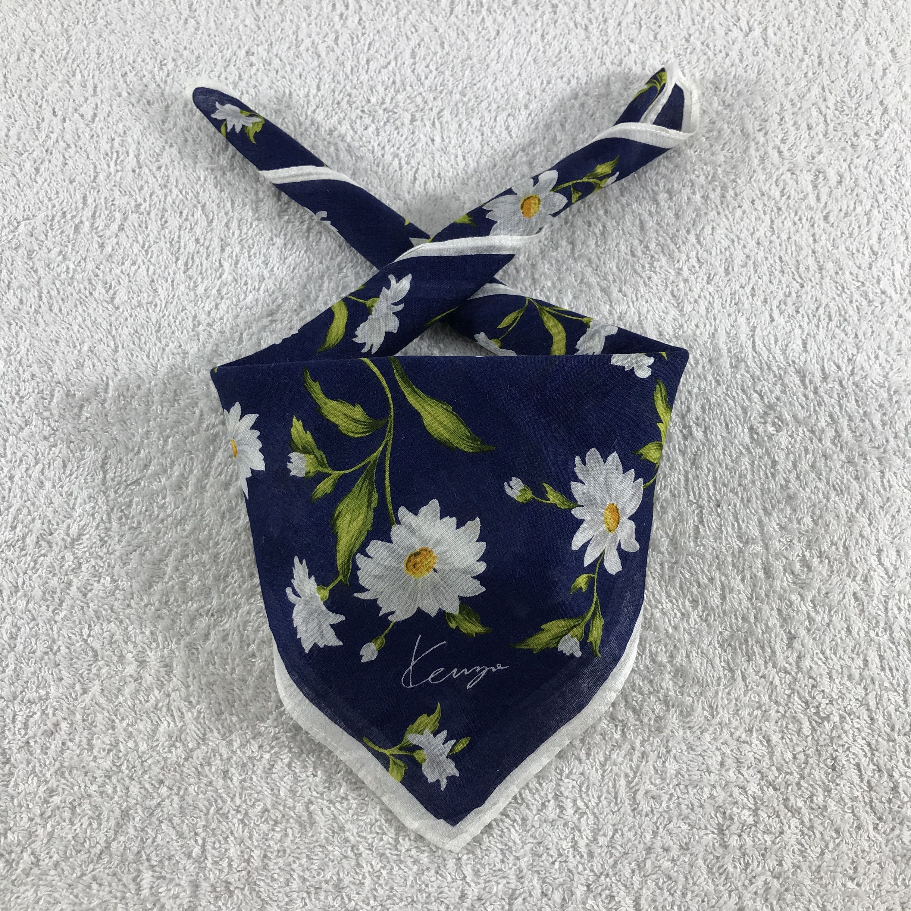 Kenzo × Vintage Kenzo Neckerchief / Bandana / Handkerchief Size ONE SIZE - 1 Thumbnail