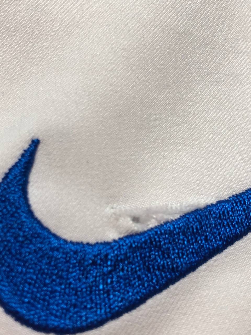 Nike Vintage Nike Dri-Fit white shorts logo Y2K football England Size US 36 / EU 52 - 7 Thumbnail