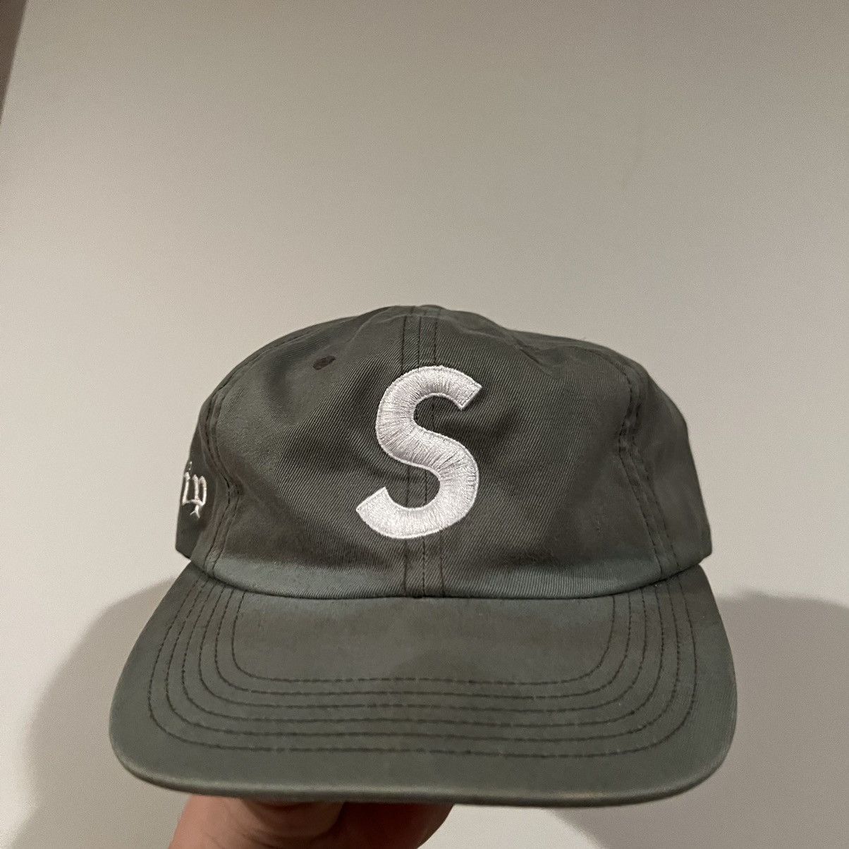 Supreme Supreme Og Olive S Logo hat Size ONE SIZE - 2 Thumbnail