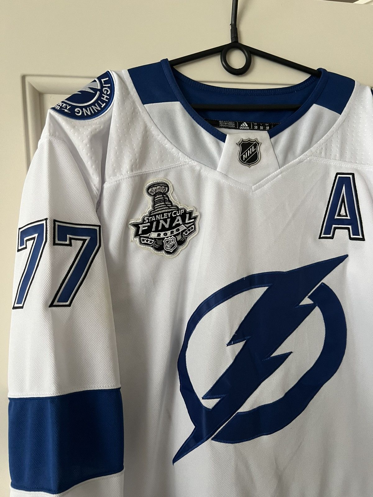 NHL Adidas NHL Tampa Bay Lightning #77 Hedman Jersey Size US XL / EU 56 / 4 - 4 Thumbnail