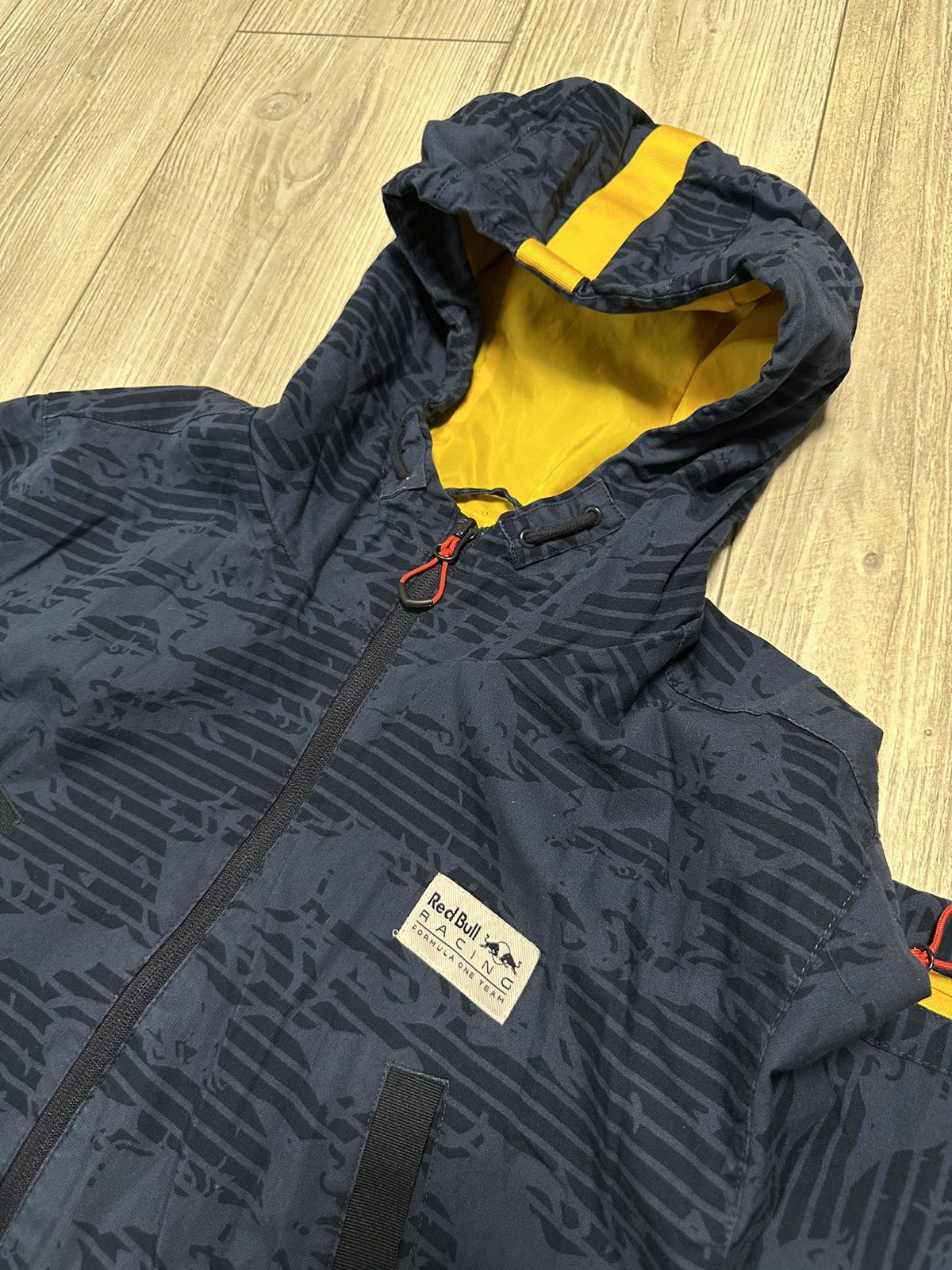 Puma × Red Bull Puma Red Bull Racing Jacket Y2K Size US M / EU 48-50 / 2 - 4 Thumbnail