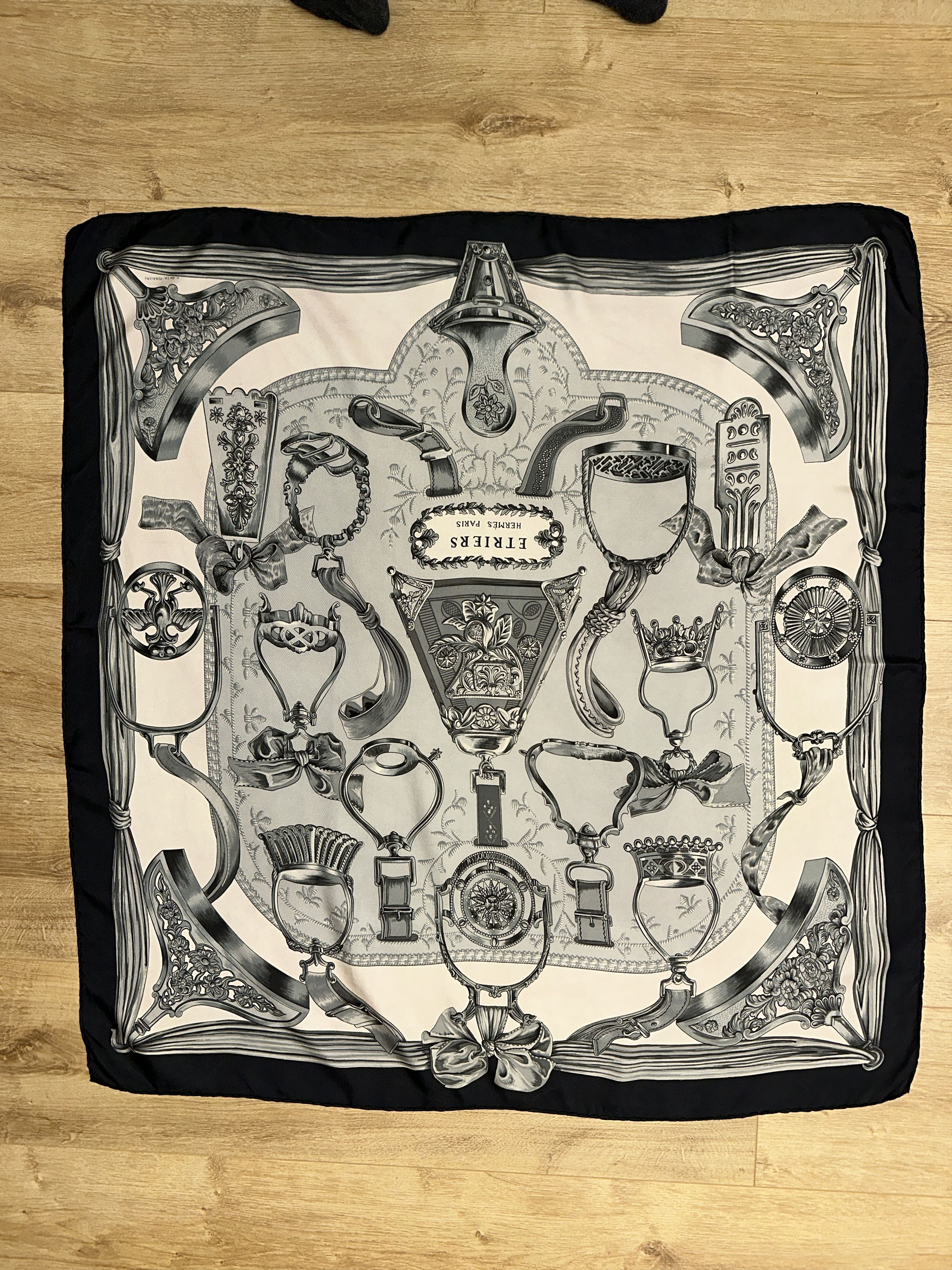 Hermes Hermès Etriers Silk Twill Carré Scarf Vintage Square 90cm Size ONE SIZE - 2 Thumbnail