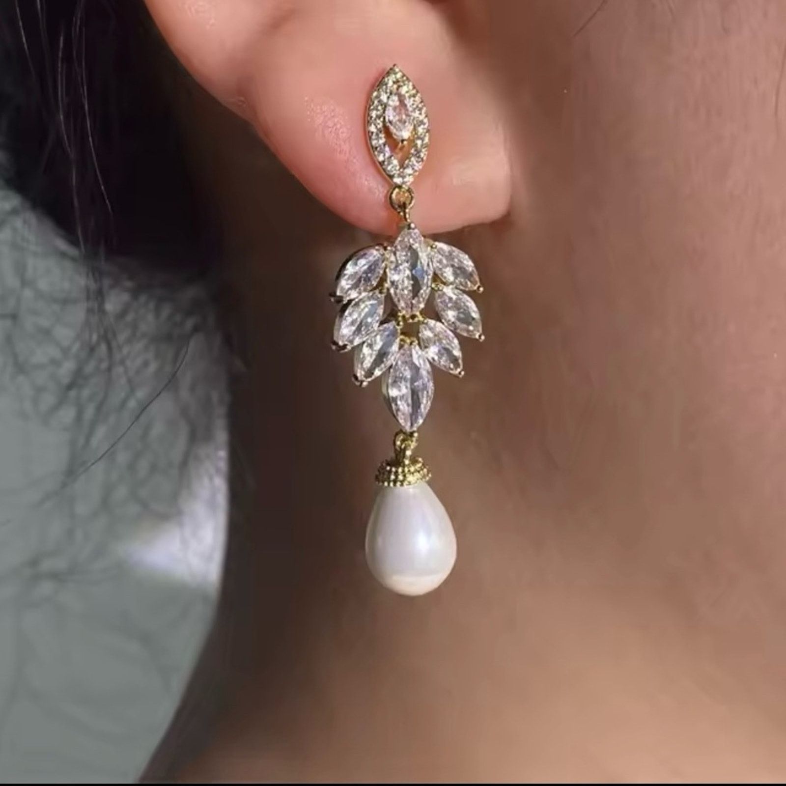 Other Cubic Zirconia Leaf Dangle Earrings Bride Earrings Size ONE SIZE - 2 Thumbnail