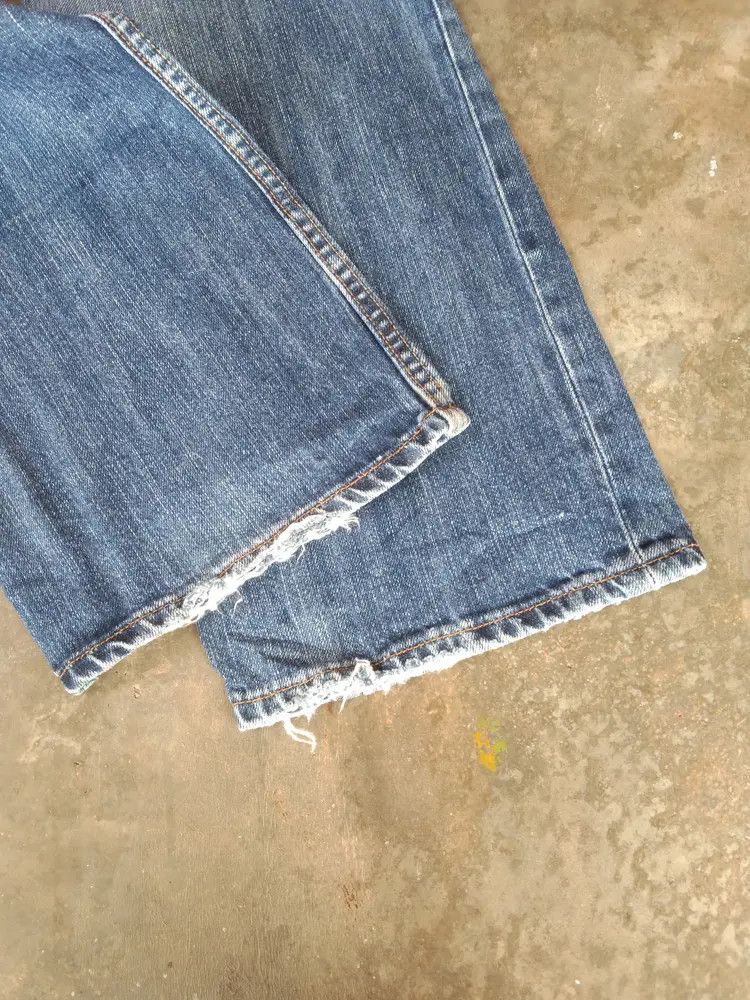 Levi's Vintage Levi's 501 Faded Blue Distressed Jeans 31x32 Size US 31 - 3 Thumbnail