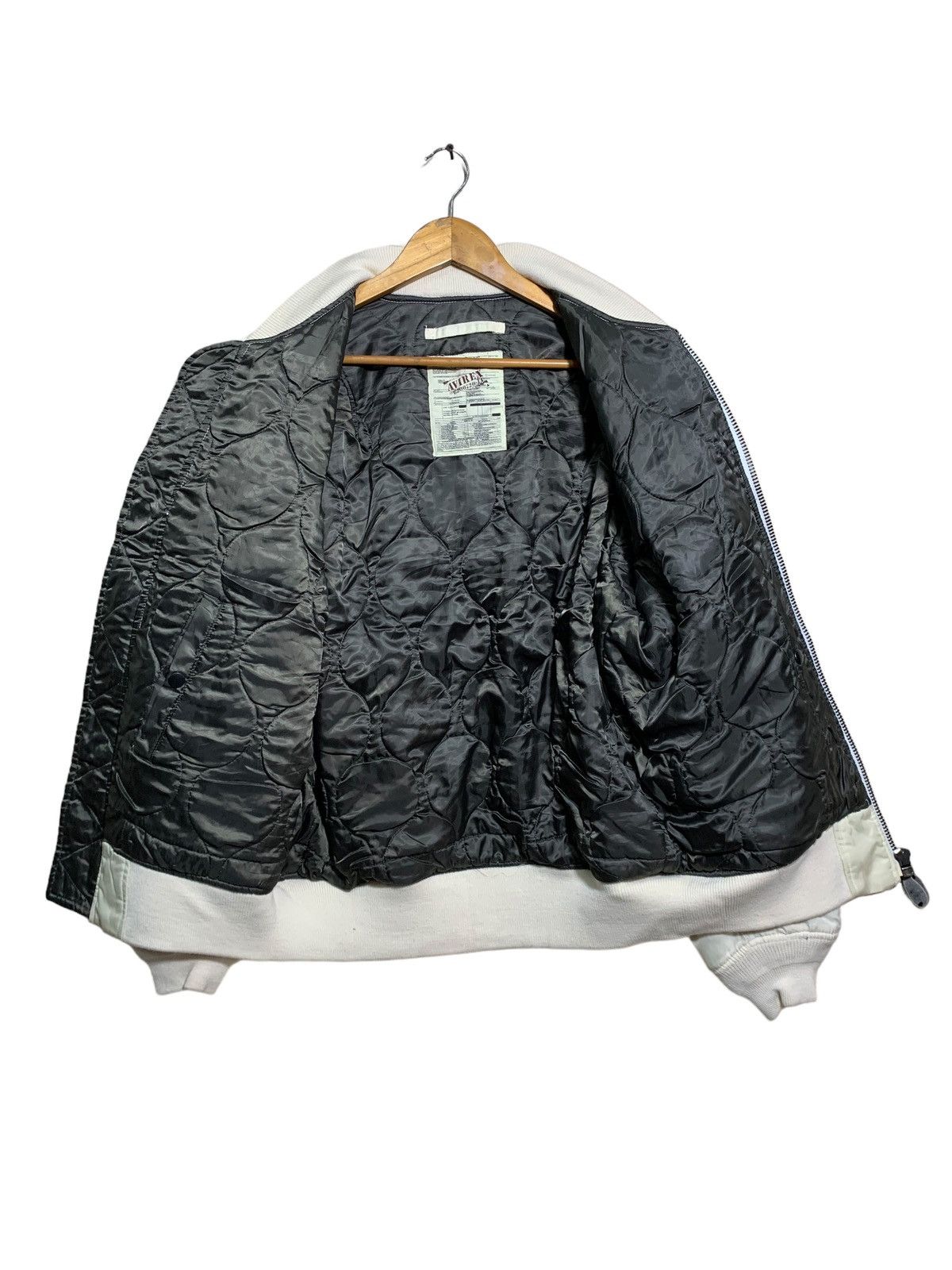 Avirex 🔥RARE AVIREX WHITE BOMBER JACKETS USAF Size US XL / EU 56 / 4 - 3 Thumbnail