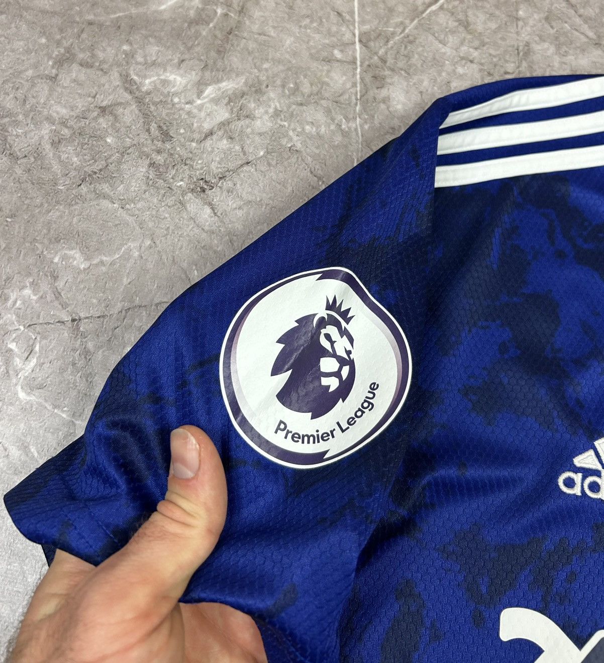Adidas LEEDS UNITED 2021 2022 AWAY SHIRT JERSEY ADIDAS H57060 Size US L / EU 52-54 / 3 - 6 Thumbnail