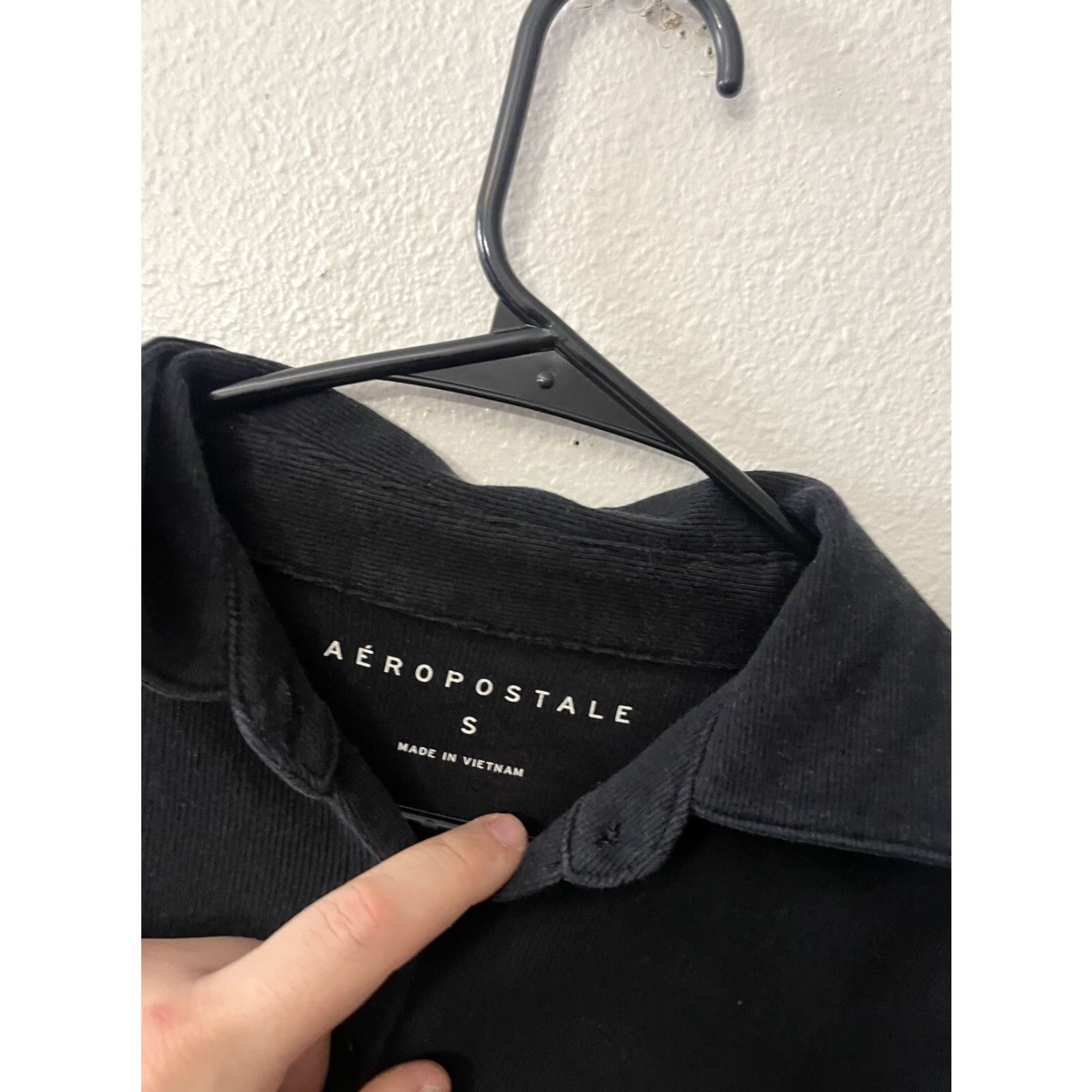 Aeropostale Aeropostale Polo Shirt Womens Size S Black Cropped Long Sleeve Button Front Cotton Polyester Spandex Size S / US 4 / IT 40 - 2 Thumbnail