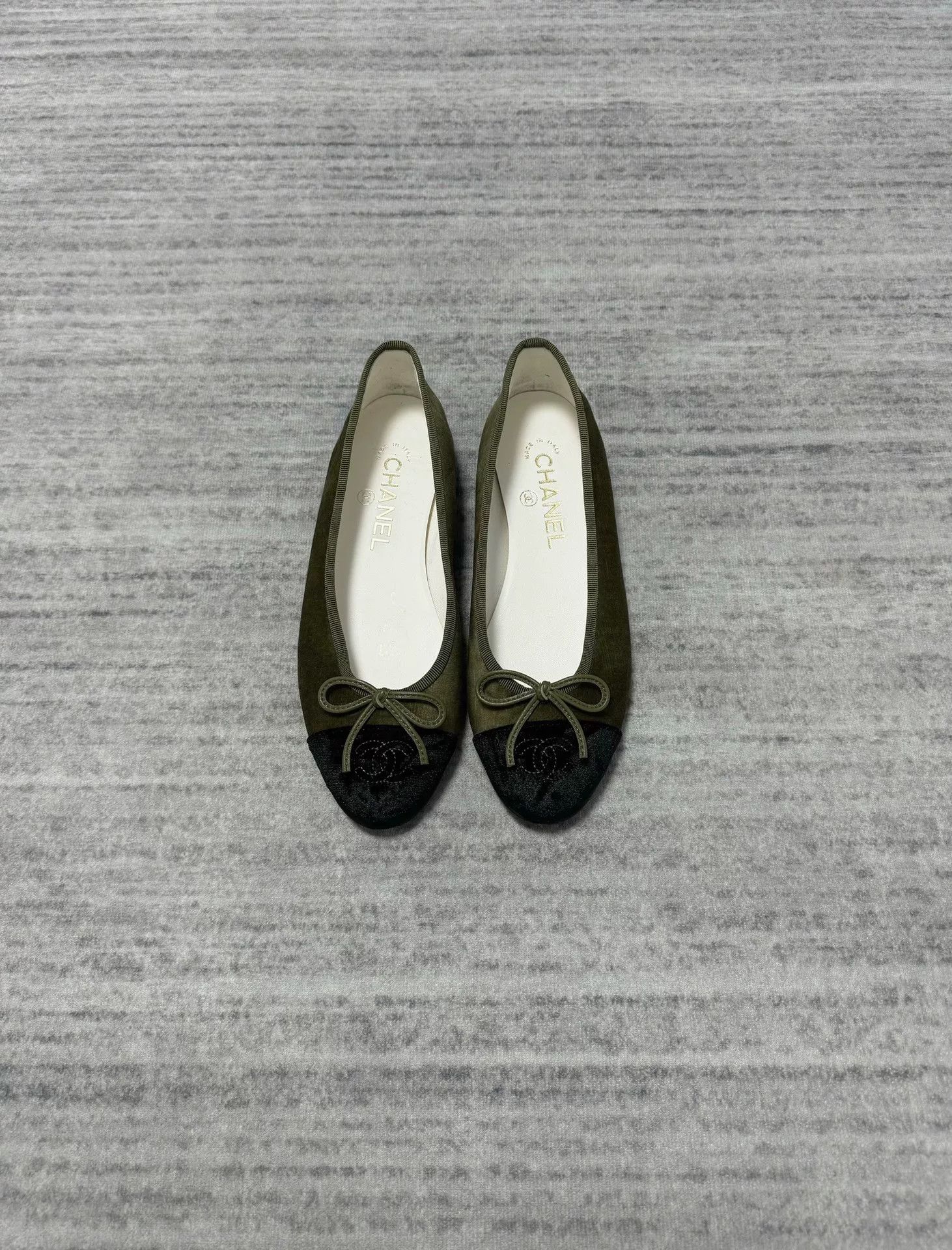 Chanel Chanel Velvet Ballerina Slingbacks with Bow Size US 6.5 / IT 36.5 - 1 Thumbnail