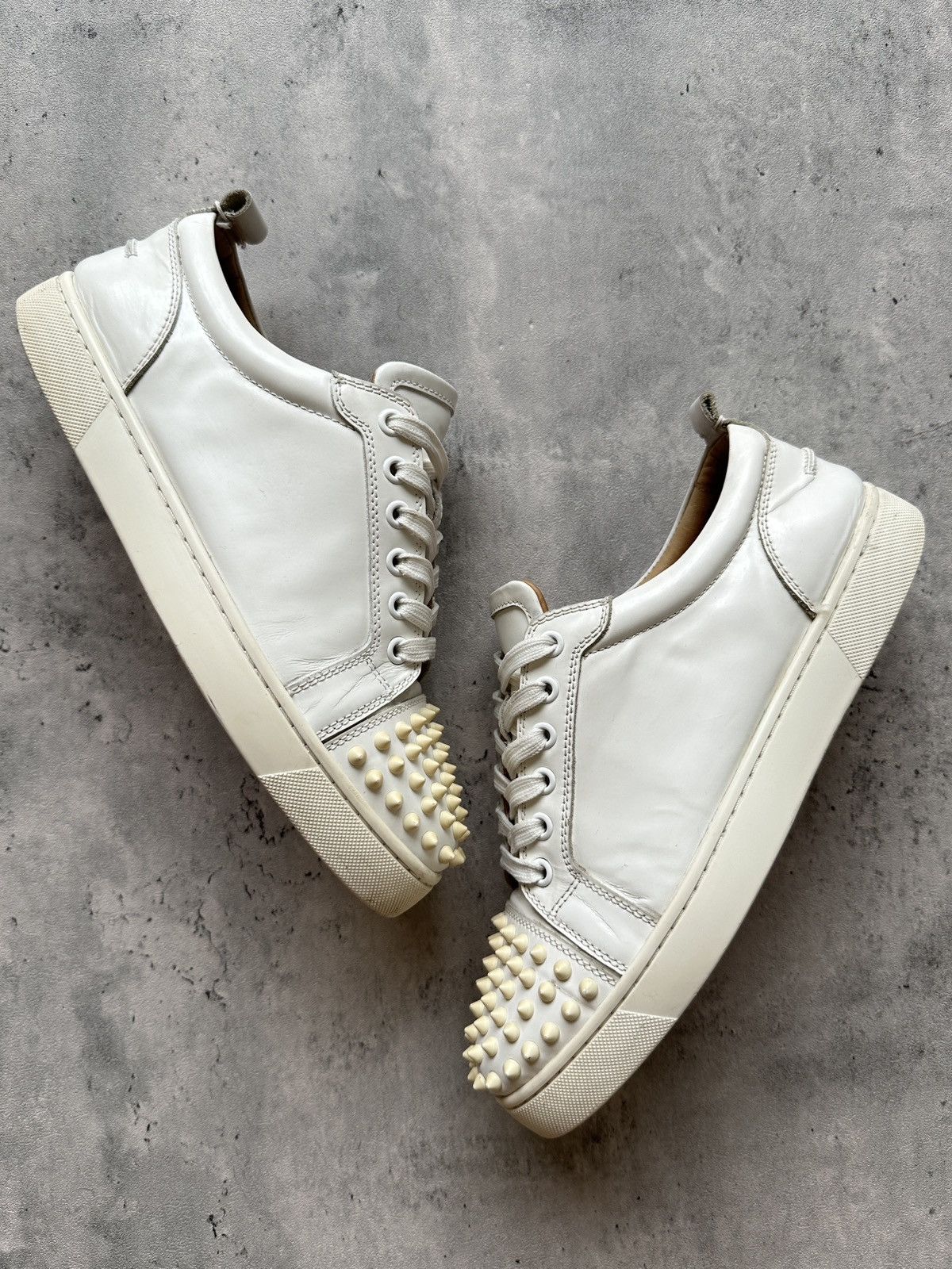 Christian Louboutin LOUIS FLAT CREAM SPIKES LOW TOP Size US 8 / EU 41 - 6 Thumbnail