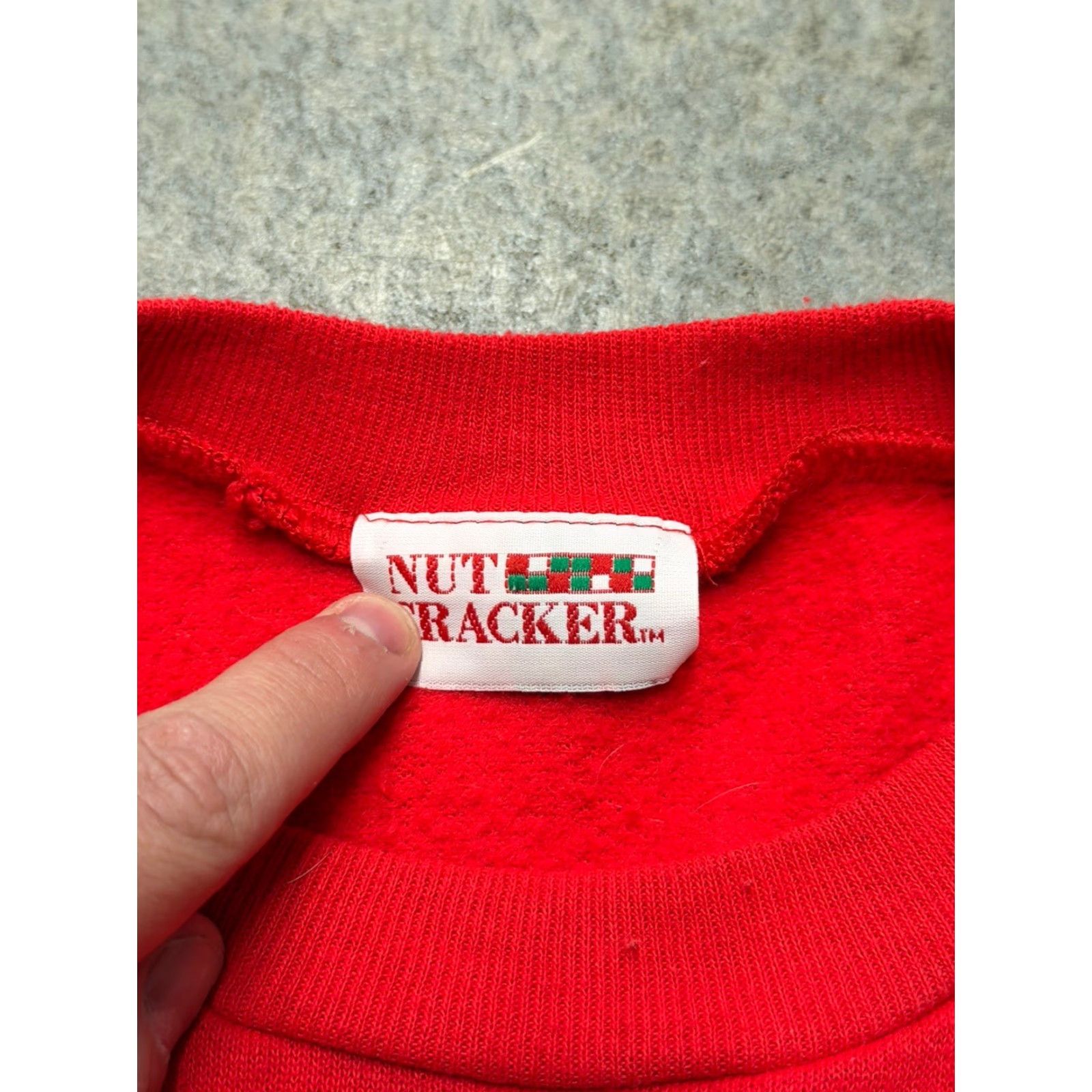 Vintage VINTAGE Nutcracker Sweater 90s Christmas Red Large Crew Neck Unisex Adults Long Sleeve Pullover Graphic Print Town Ice Skating Scene Size US L / EU 52-54 / 3 - 3 Thumbnail