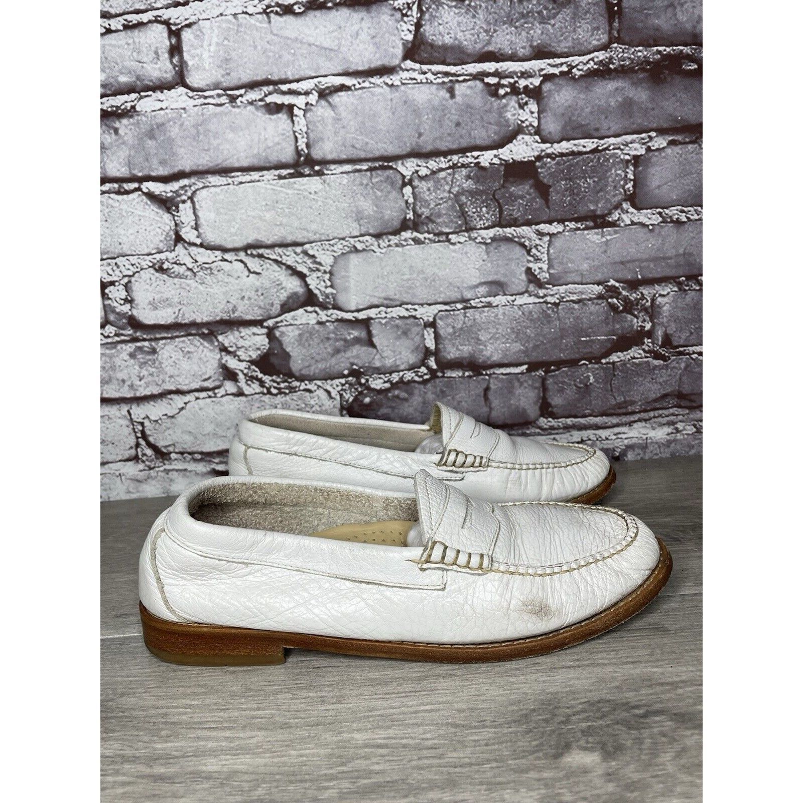 G.H. Bass & Co. G.H. Bass Weejuns White Leather Moc Toe Penny Loafers Shoes Size US 8 / IT 38 - 12 Thumbnail