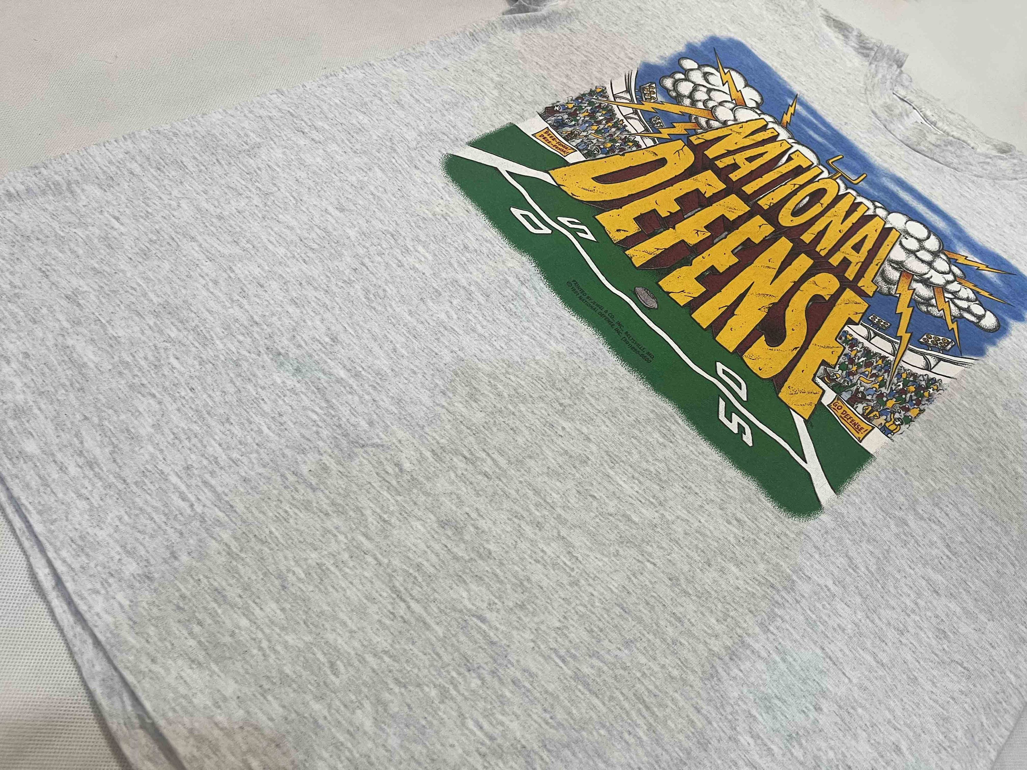 Lee × NFL × Vintage Vintage Lee 1991 National Defense Football T-Shirt Size US XL / EU 56 / 4 - 6 Thumbnail