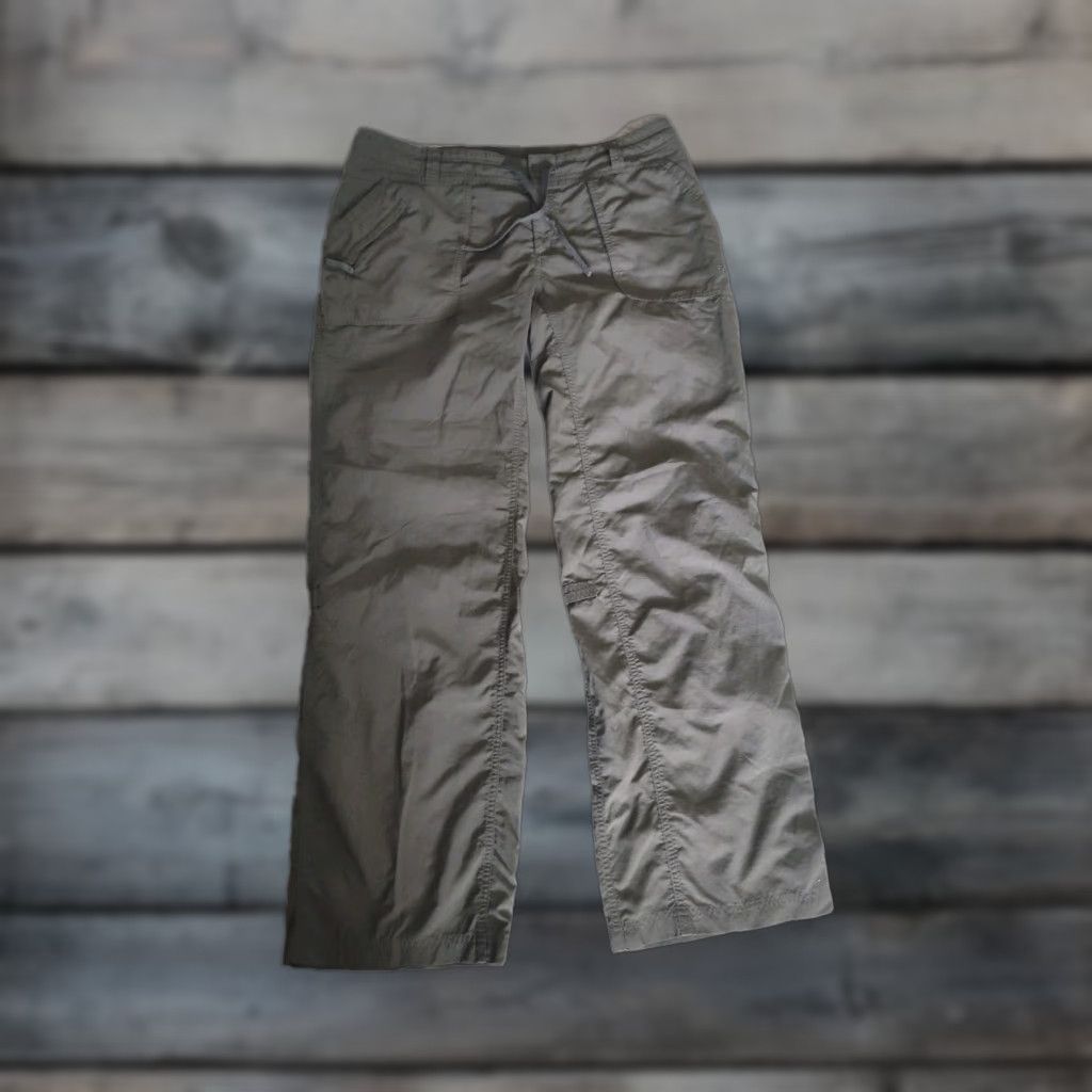 The North Face VINTAGE The North Face Women's Hiking Pants Chino Size 14 Olive Nylon Casual Travel Size 36" / US 14 / IT 50 - 1 Thumbnail