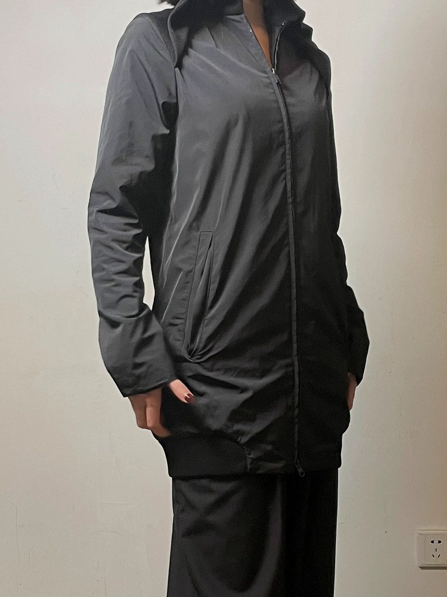 Y-3 Y-3 Futuristic Women's Shell Jacket XS Size XS / US 0-2 / IT 36-38 - 2 Thumbnail