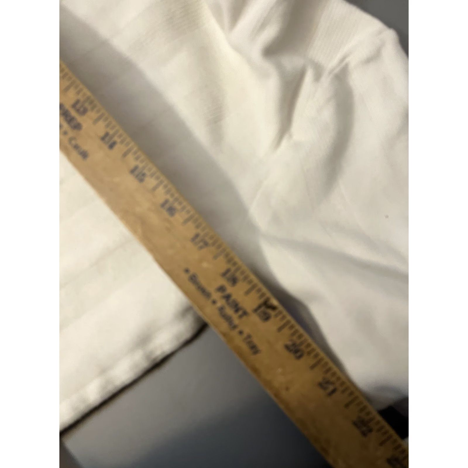 Liz Claiborne Claiborne Mens Sweater Small White V Neck Pullover Vintage Cotton Size US S / EU 44-46 / 1 - 5 Thumbnail