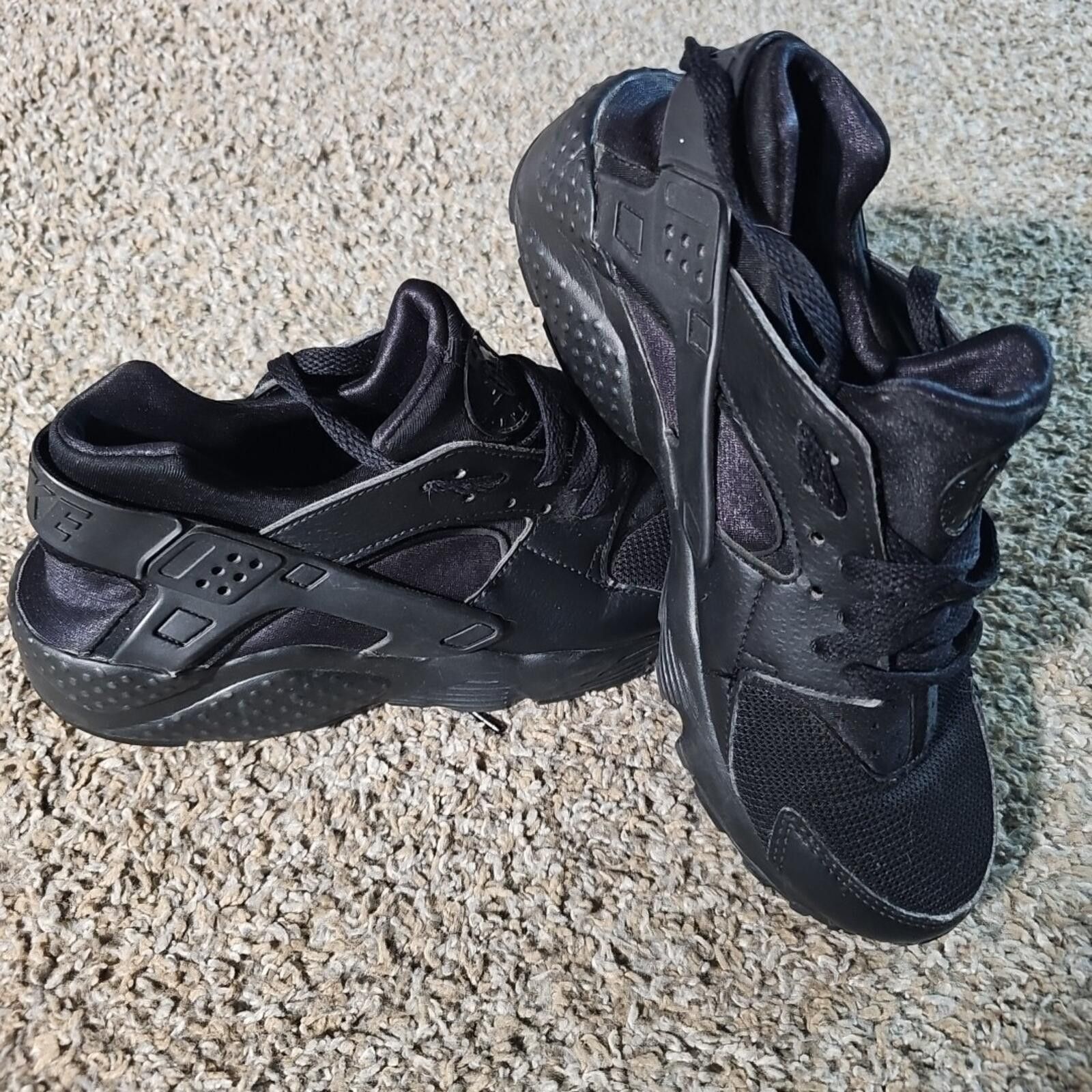 Nike Nike Hurache 7Y Black Shoes 654275-016 Size US 7 / EU 40 - 1 Thumbnail