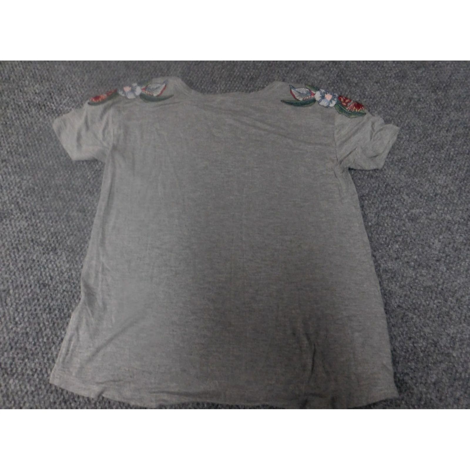 Vintage Skyla Jade Womens Blouse S Gray Crew Neck Pullover Short Sleeve Stretch Casual Logo Classic Cotton Polyester Rayon Basic Shirt Women Size S / US 4 / IT 40 - 7 Thumbnail