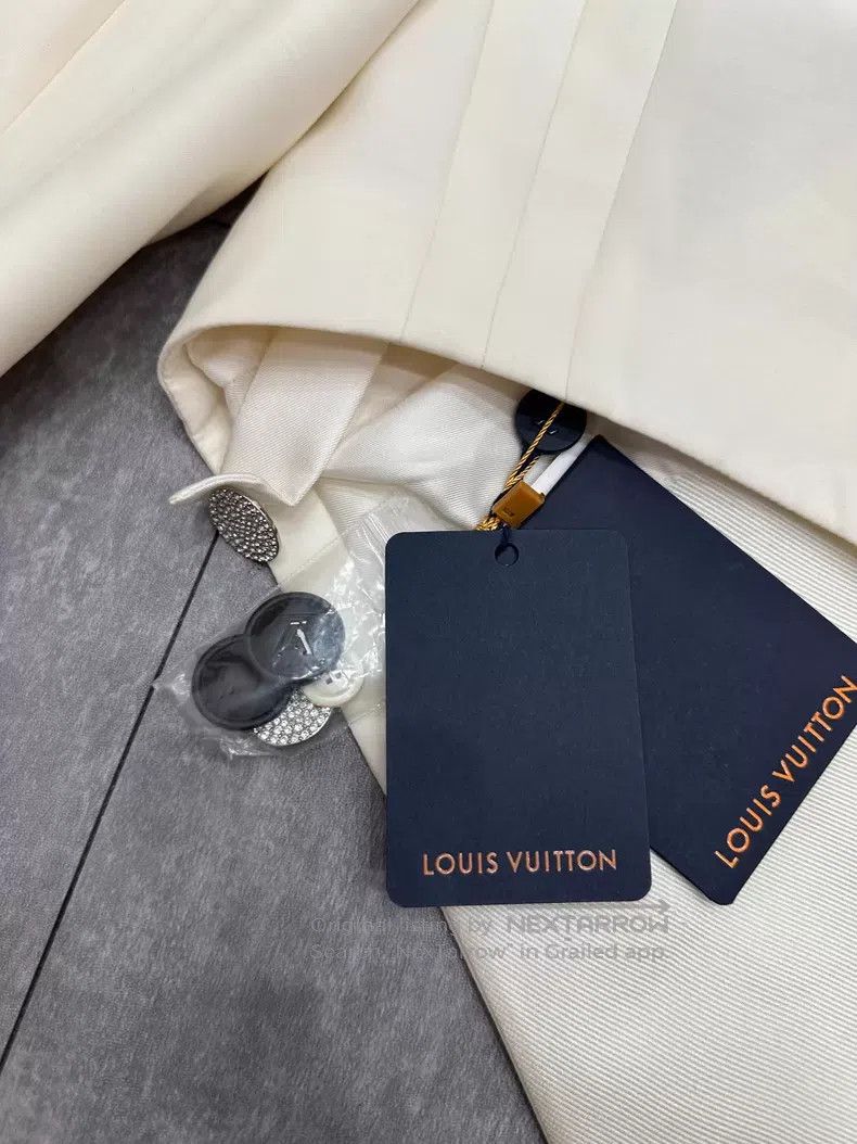 Louis Vuitton Louis Vuitton White double-breasted short suit long-sleeve Size XXS / US 00 / IT 34 - 4 Thumbnail