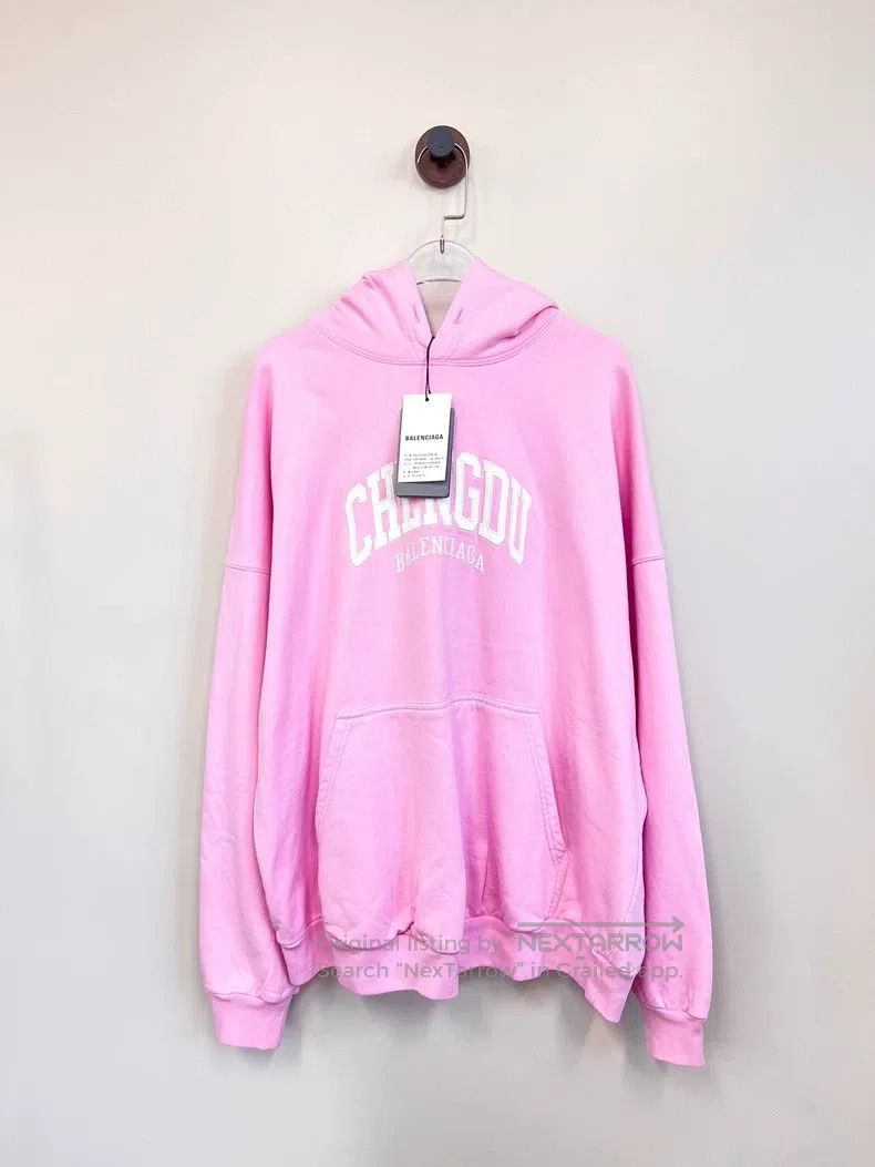 Balenciaga Balenciaga Pink city limited embroidered logo letter hoode Size US S / EU 44-46 / 1 - 1 Thumbnail